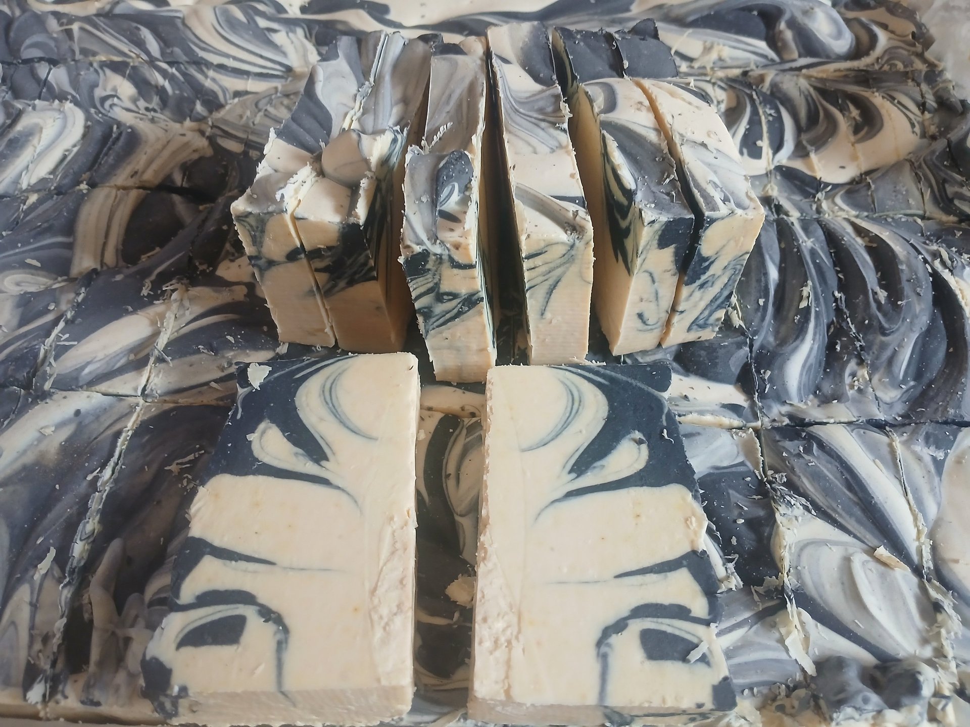 black and white bed linen