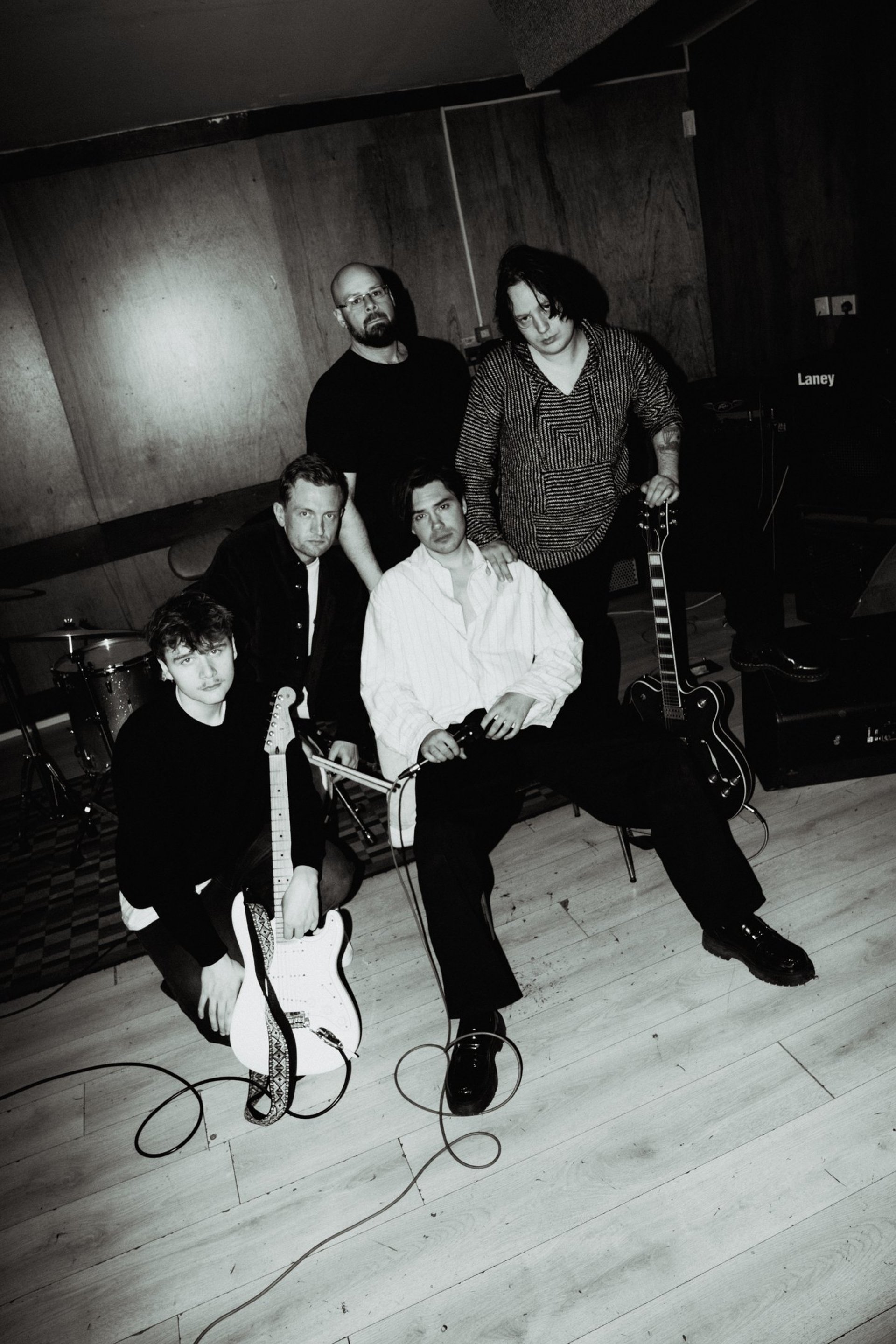 black and white bed linen