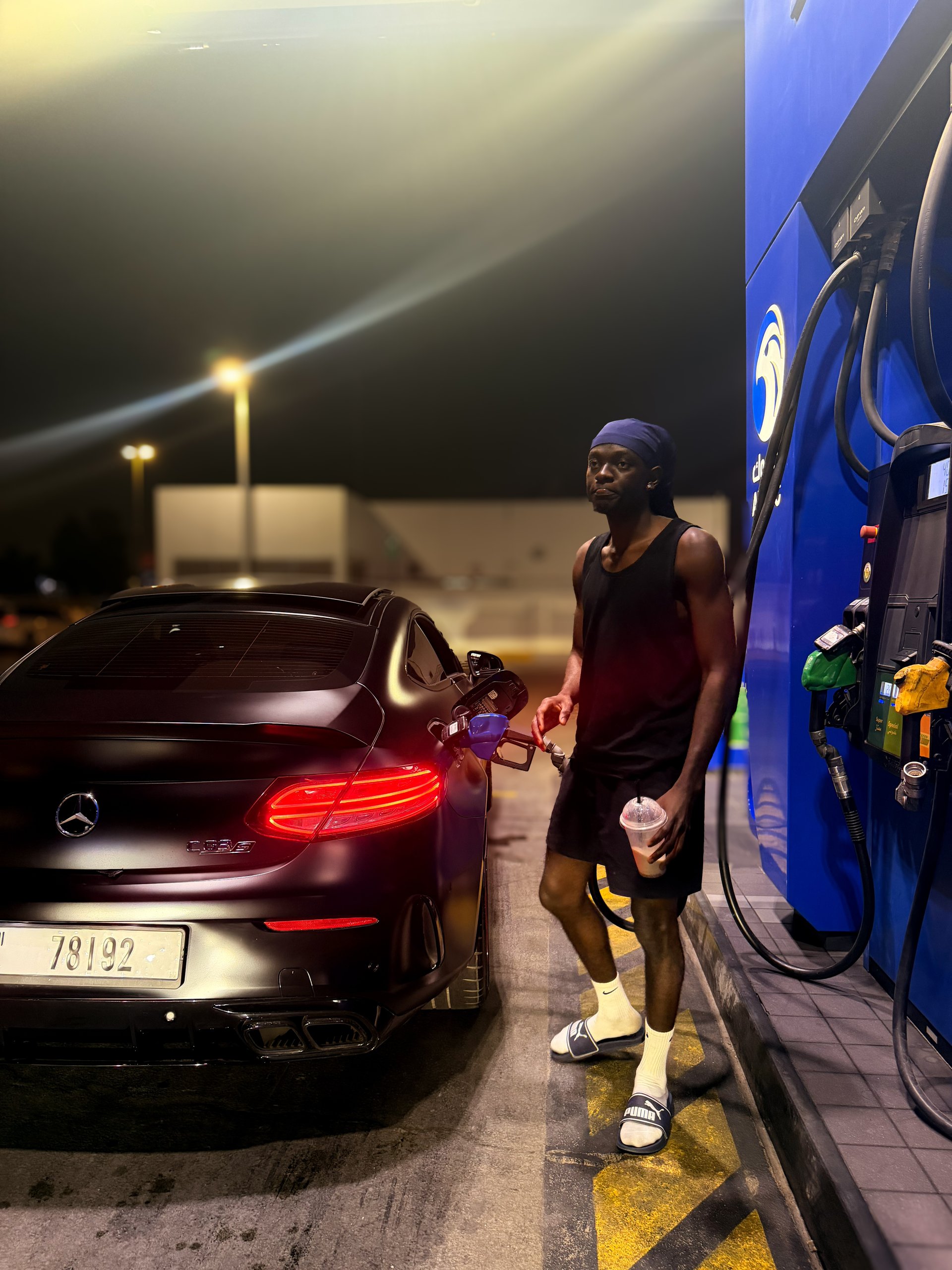 black and white bed linen