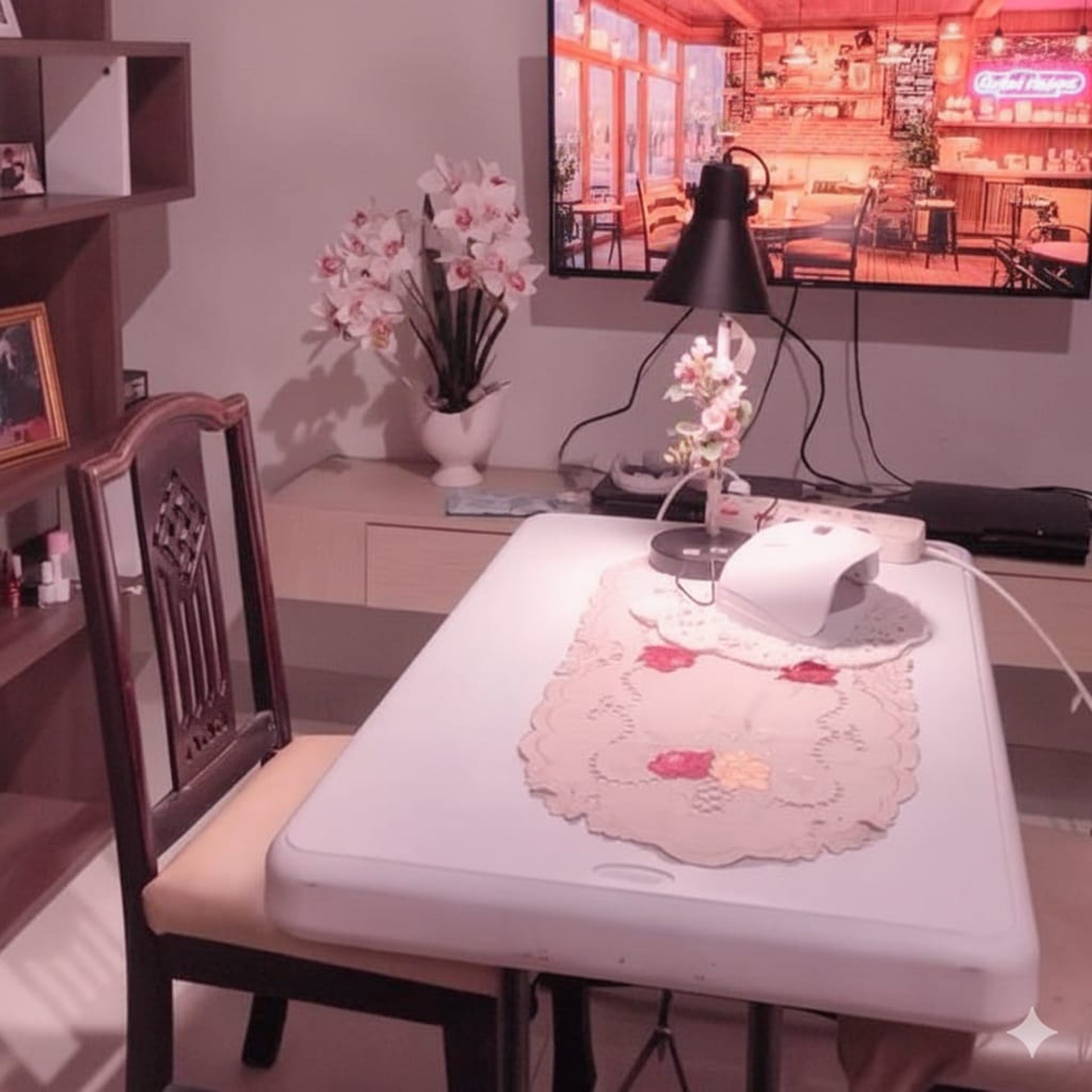 black and white bed linen