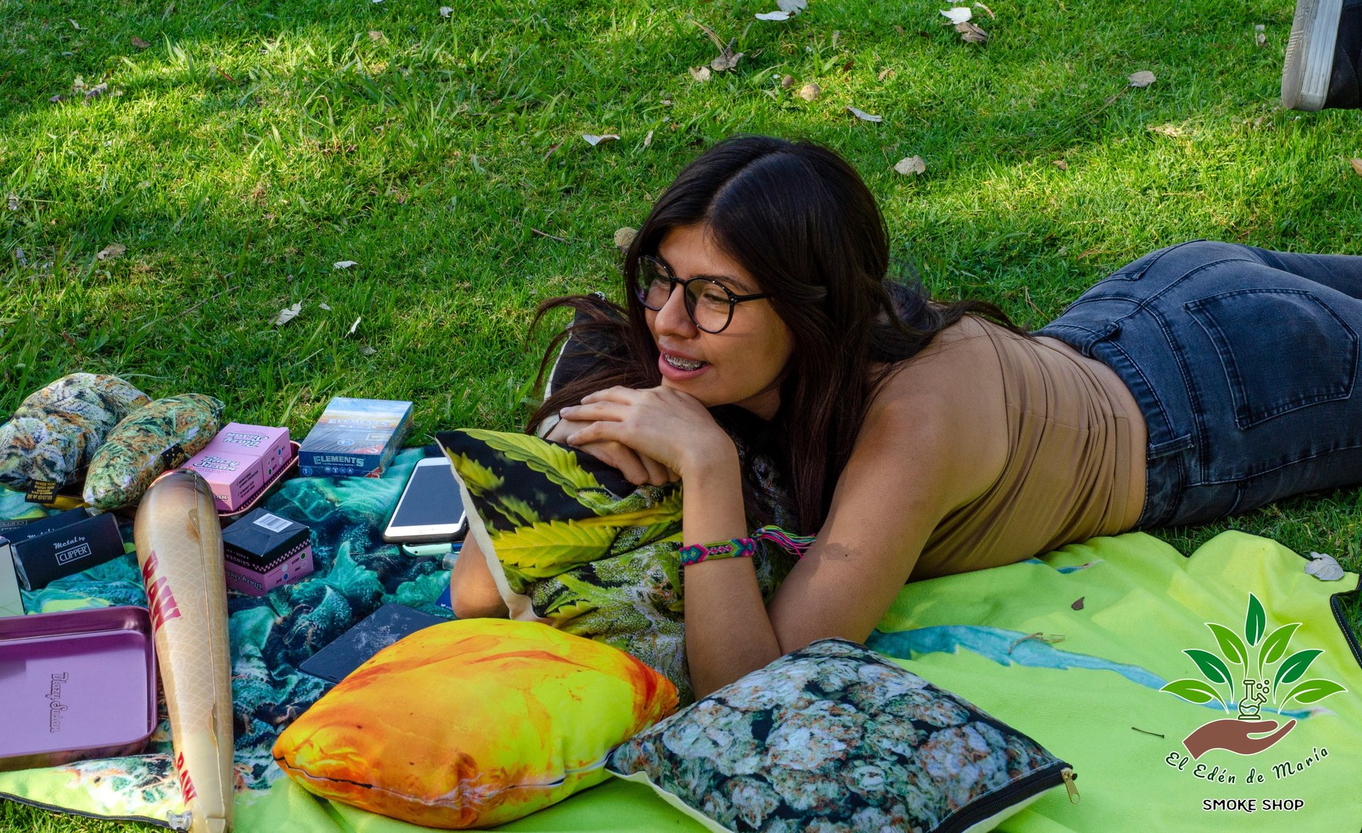 black and white bed linen