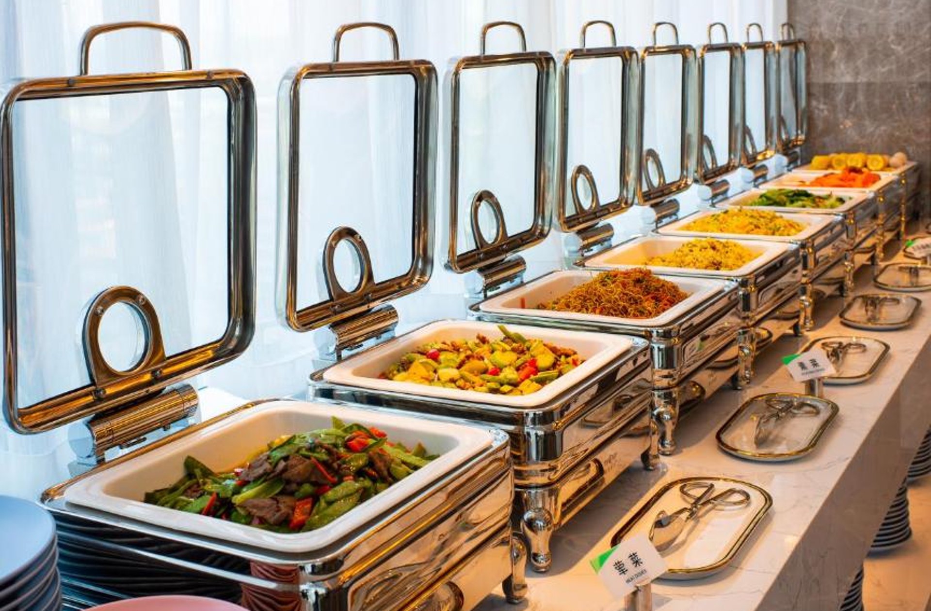 a bunch of plates that are sitting on a table