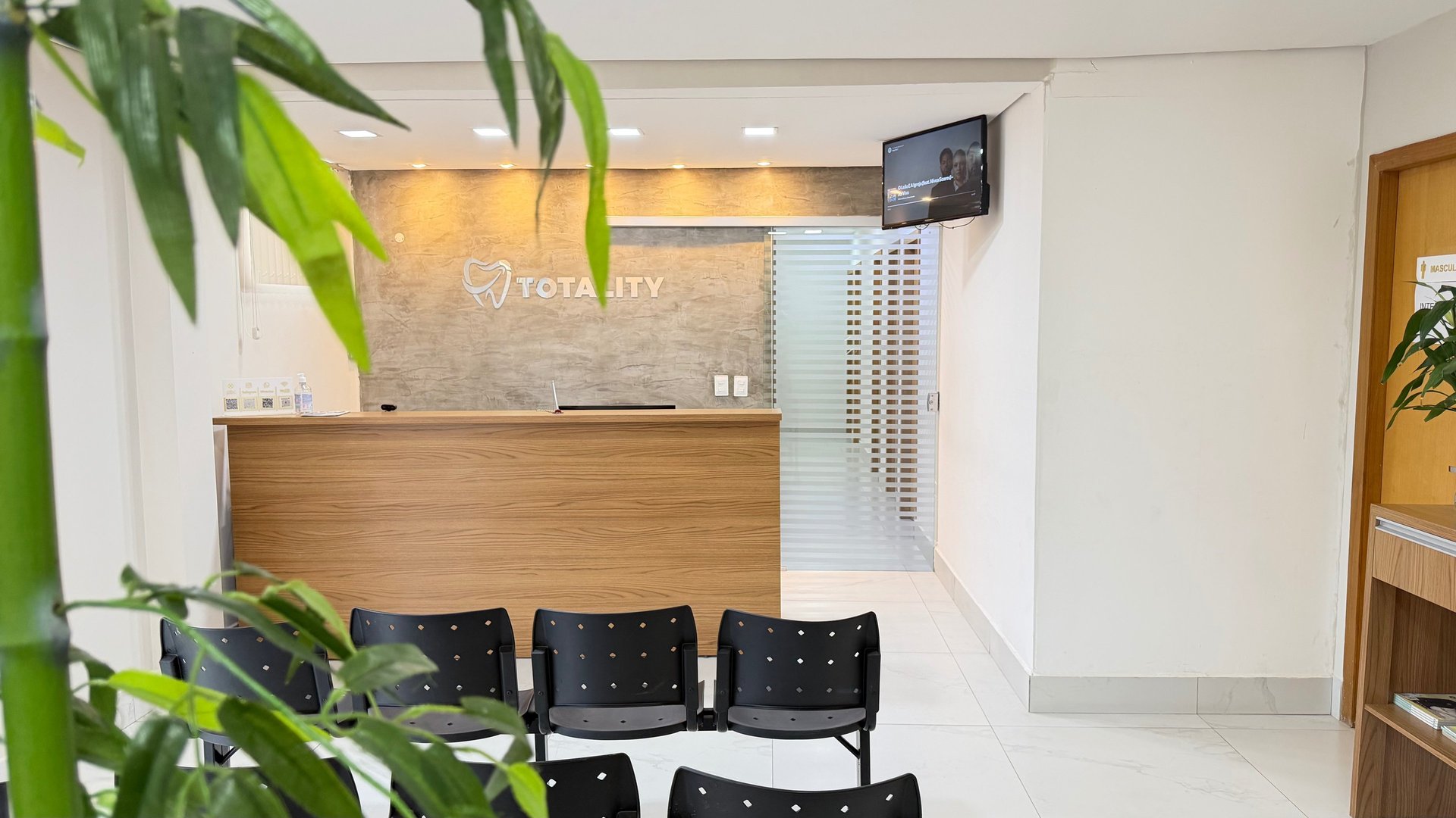 black and brown leather padded tub sofa