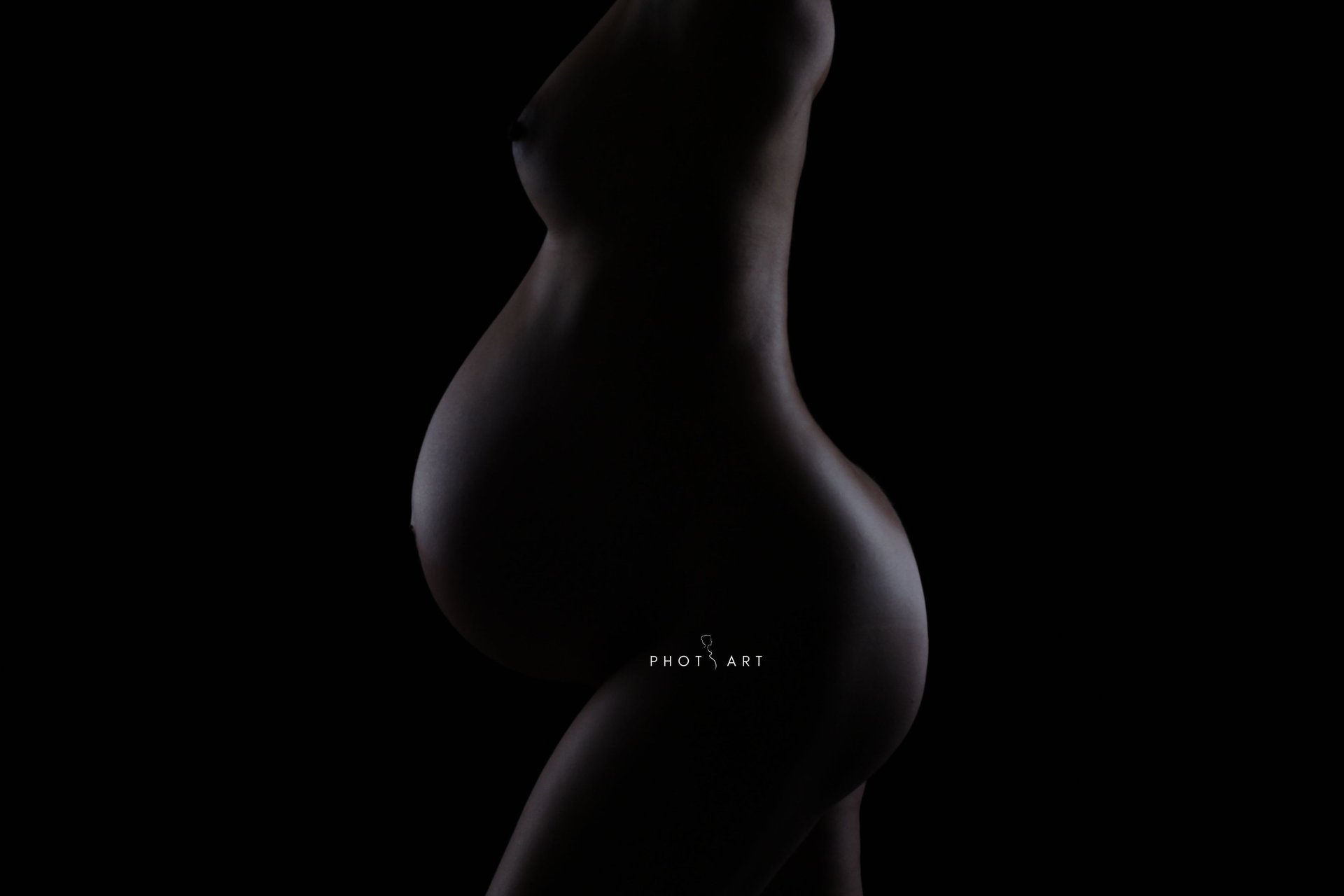 black and white bed linen