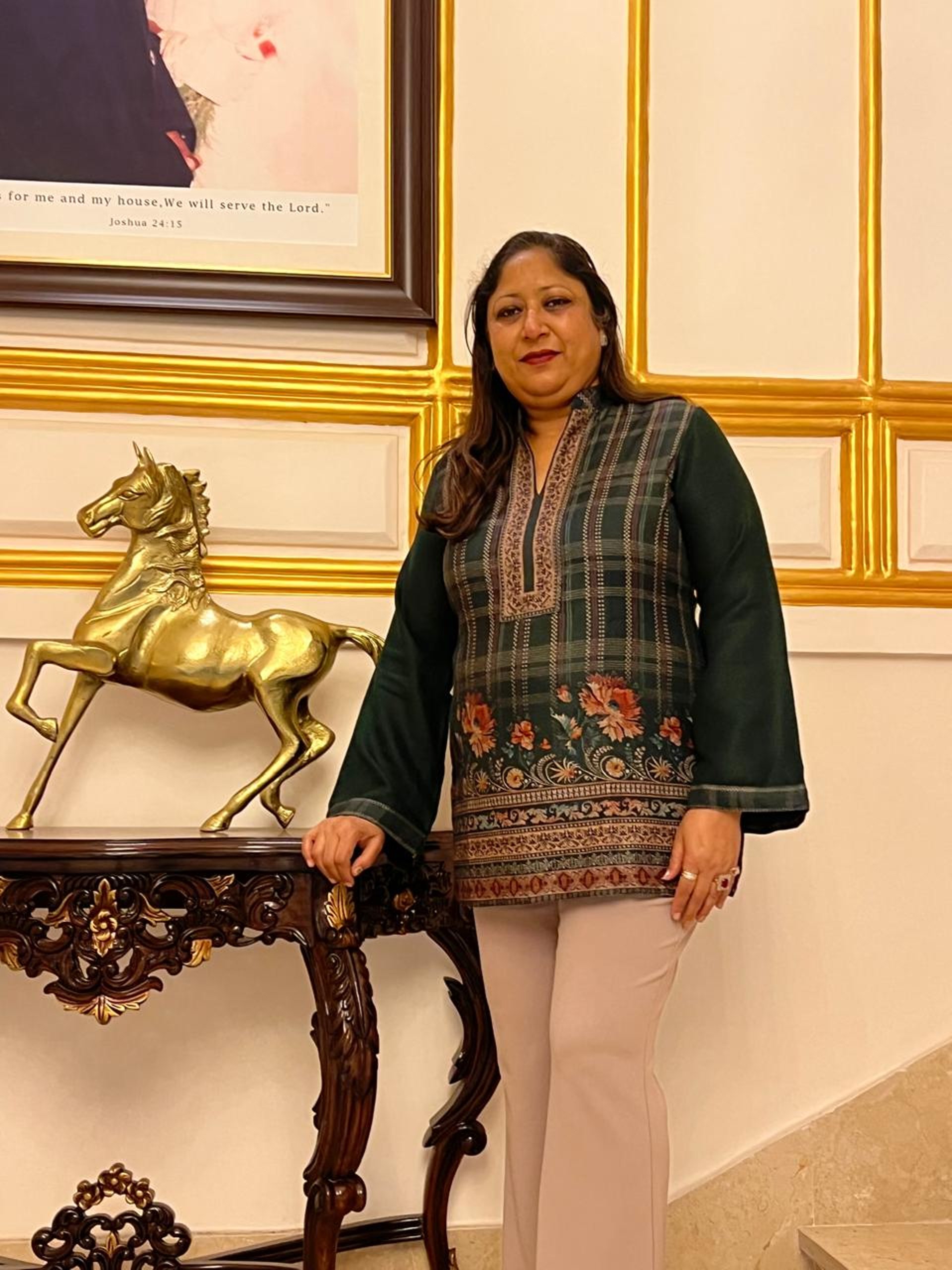 person wearing grey knit sweater