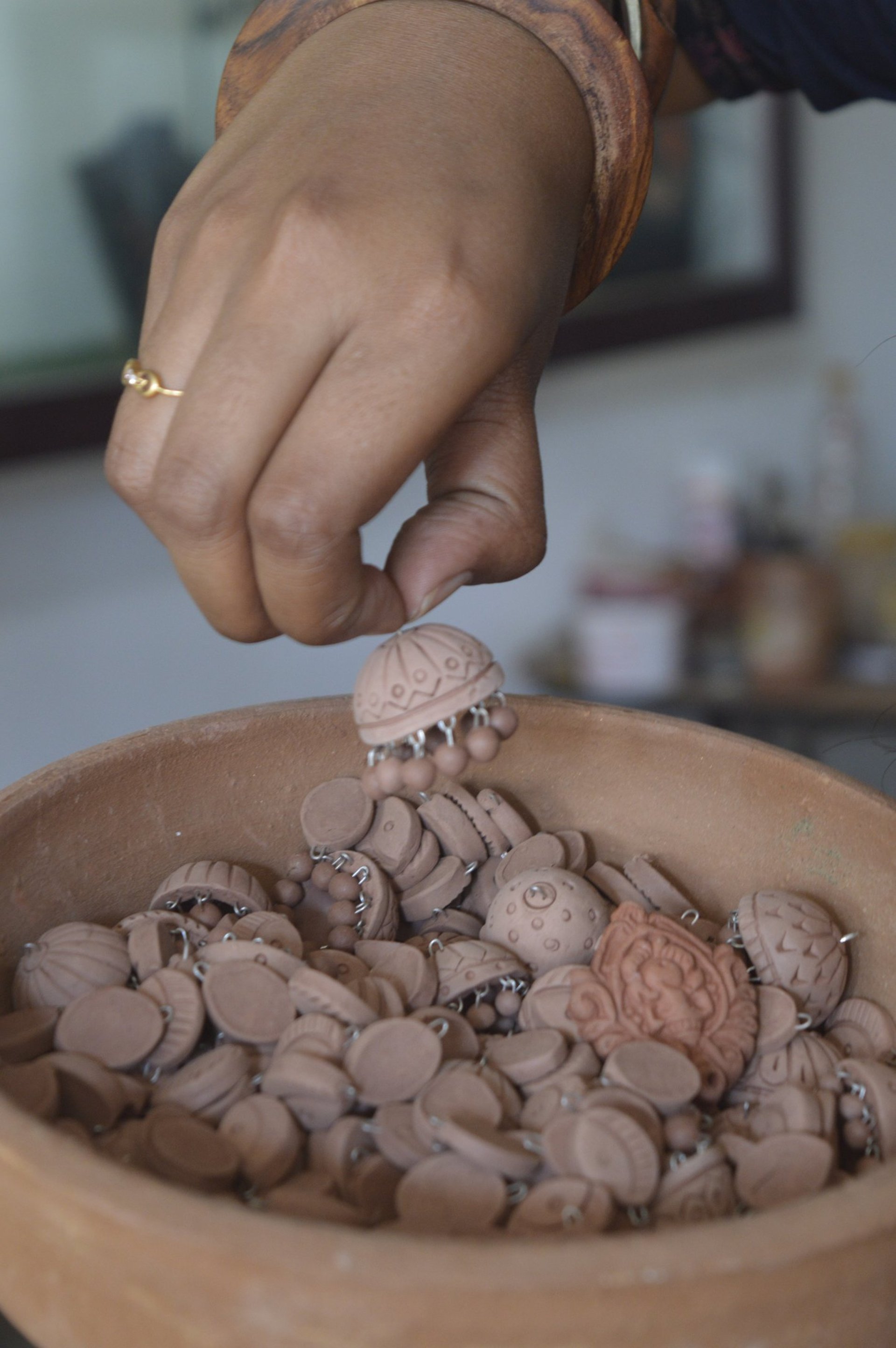 black and white bed linen