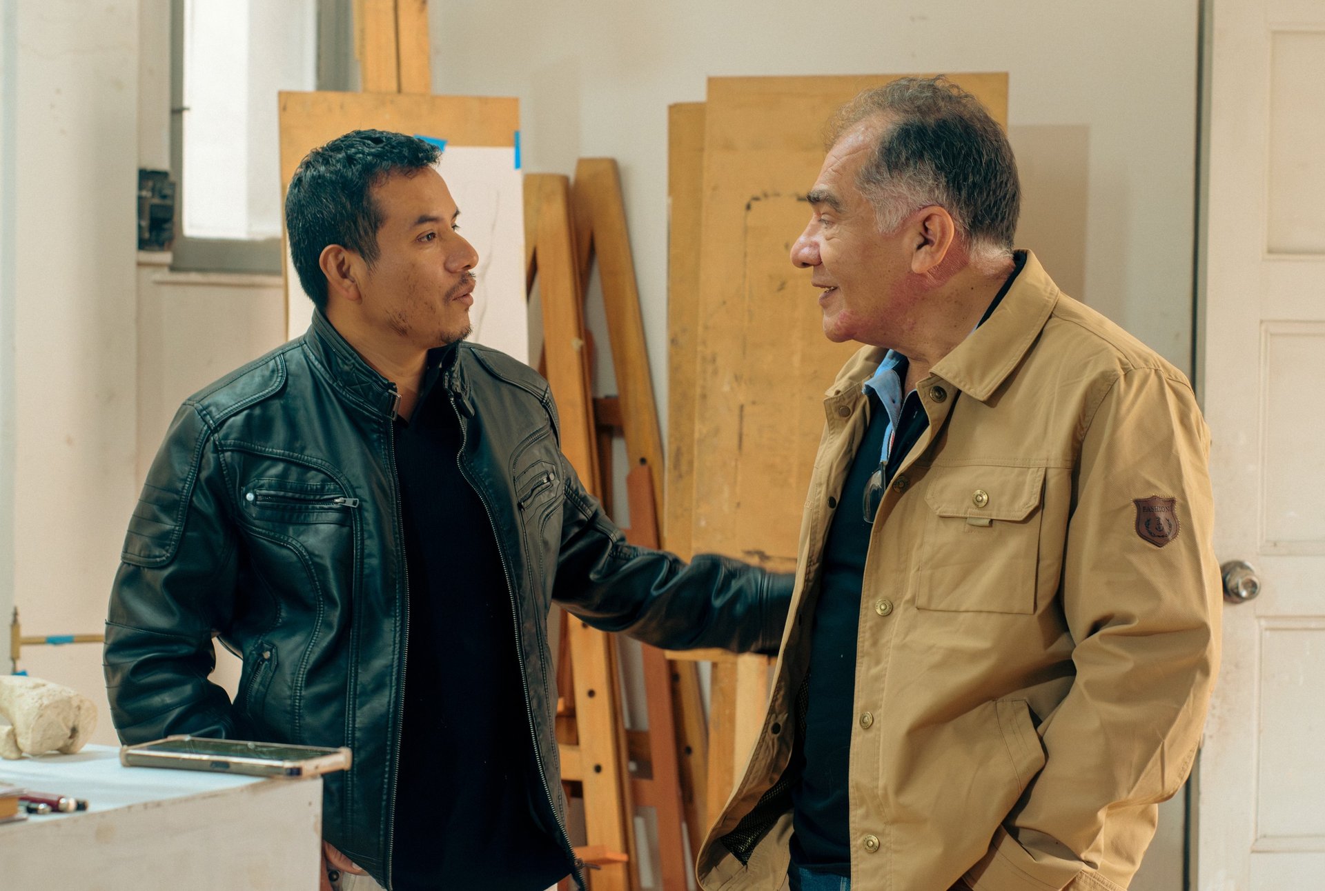 gray computer monitor