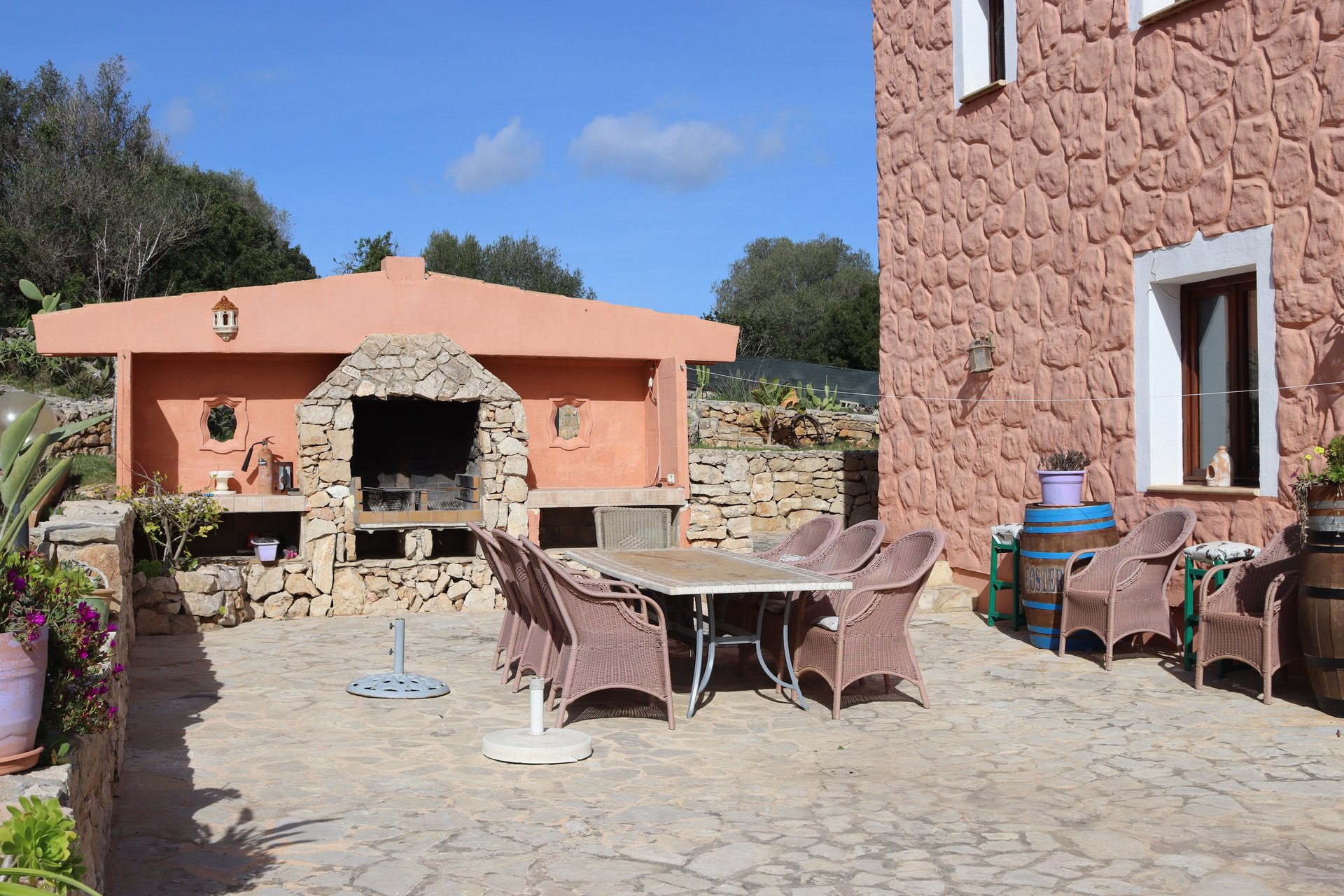 black and white bed linen