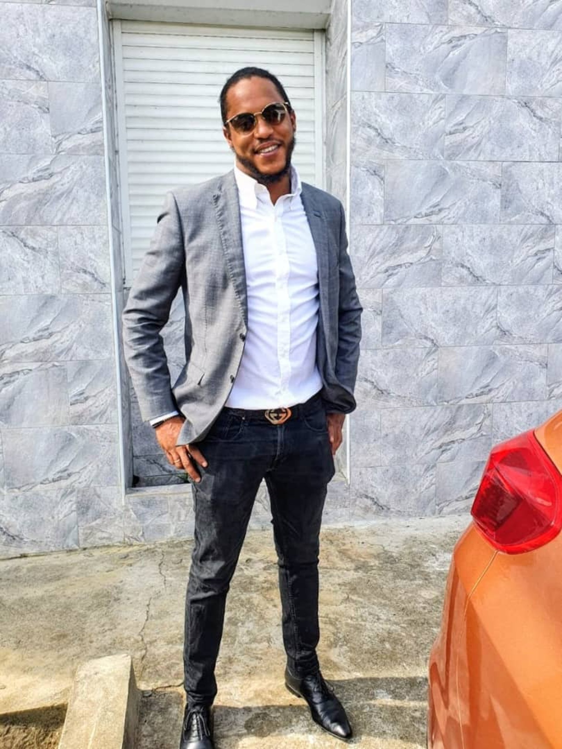 black and white bed linen