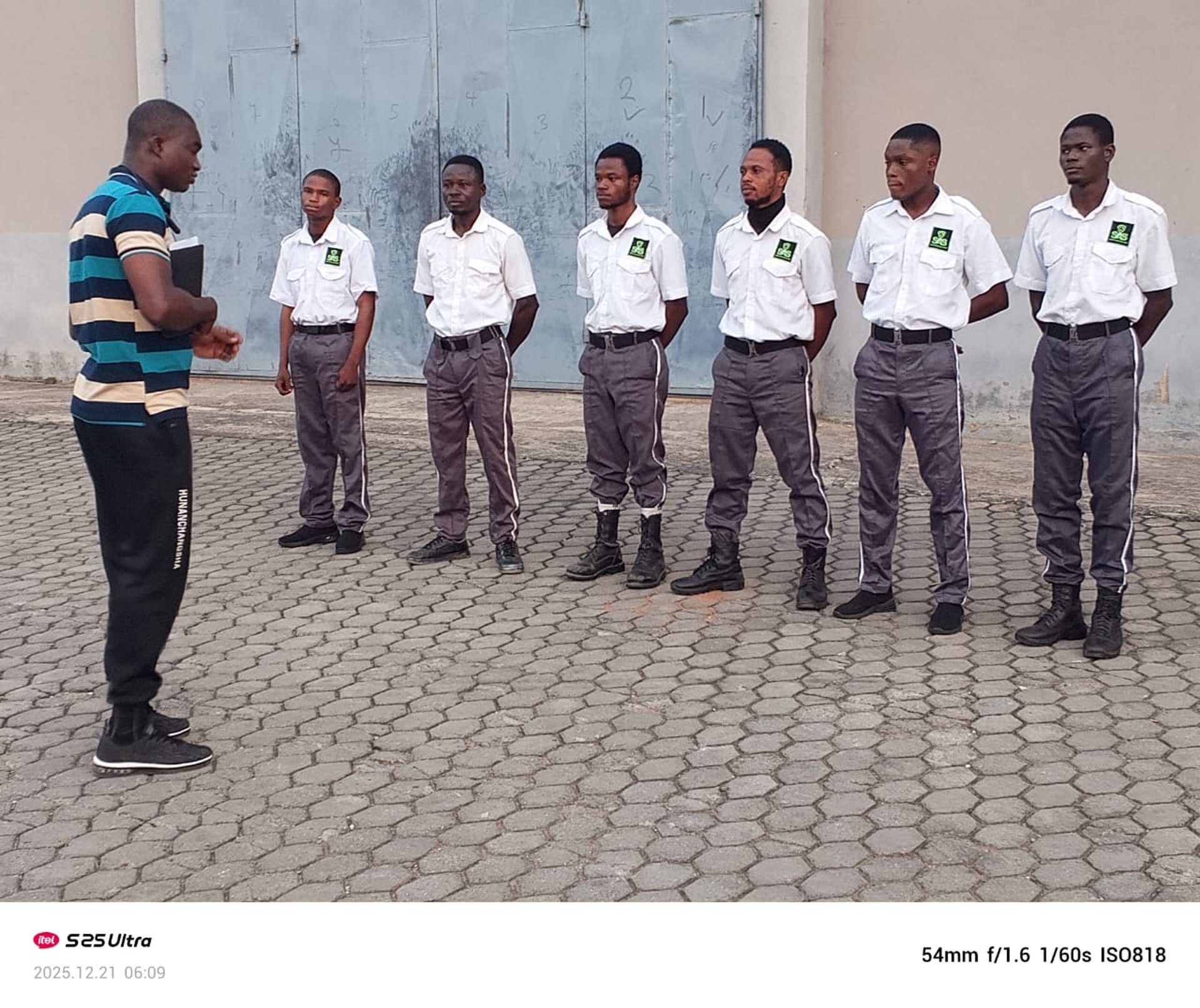 black and brown leather padded tub sofa