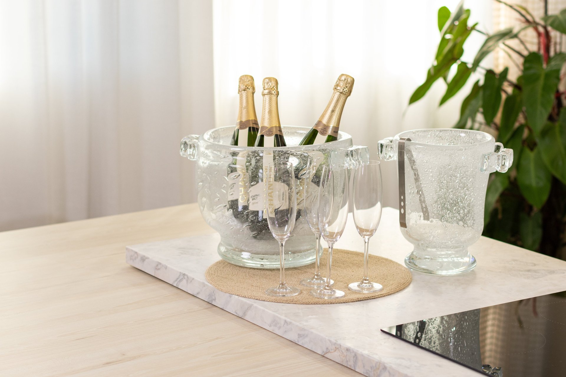 black and white bed linen