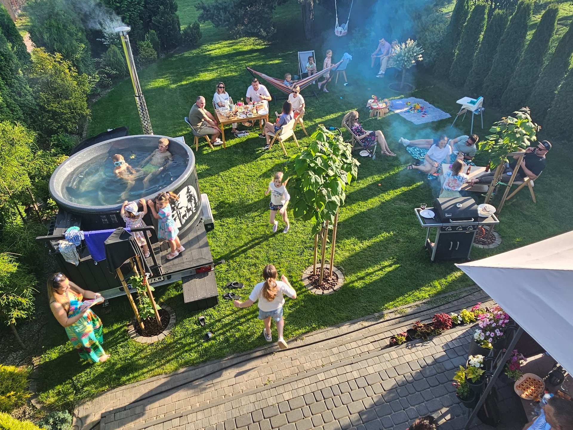 black and white bed linen