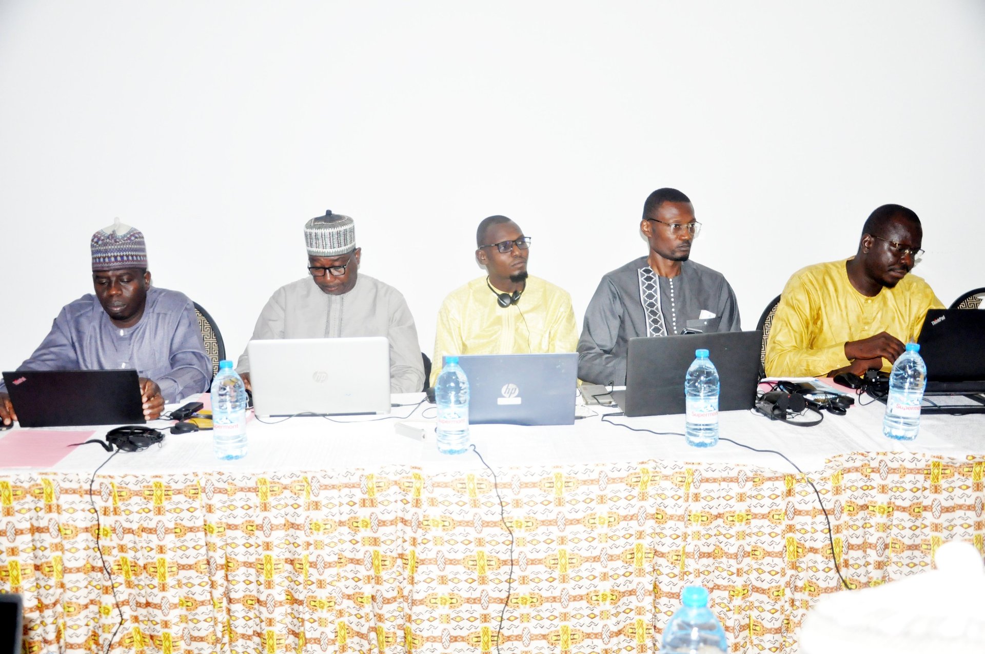 black and white bed linen