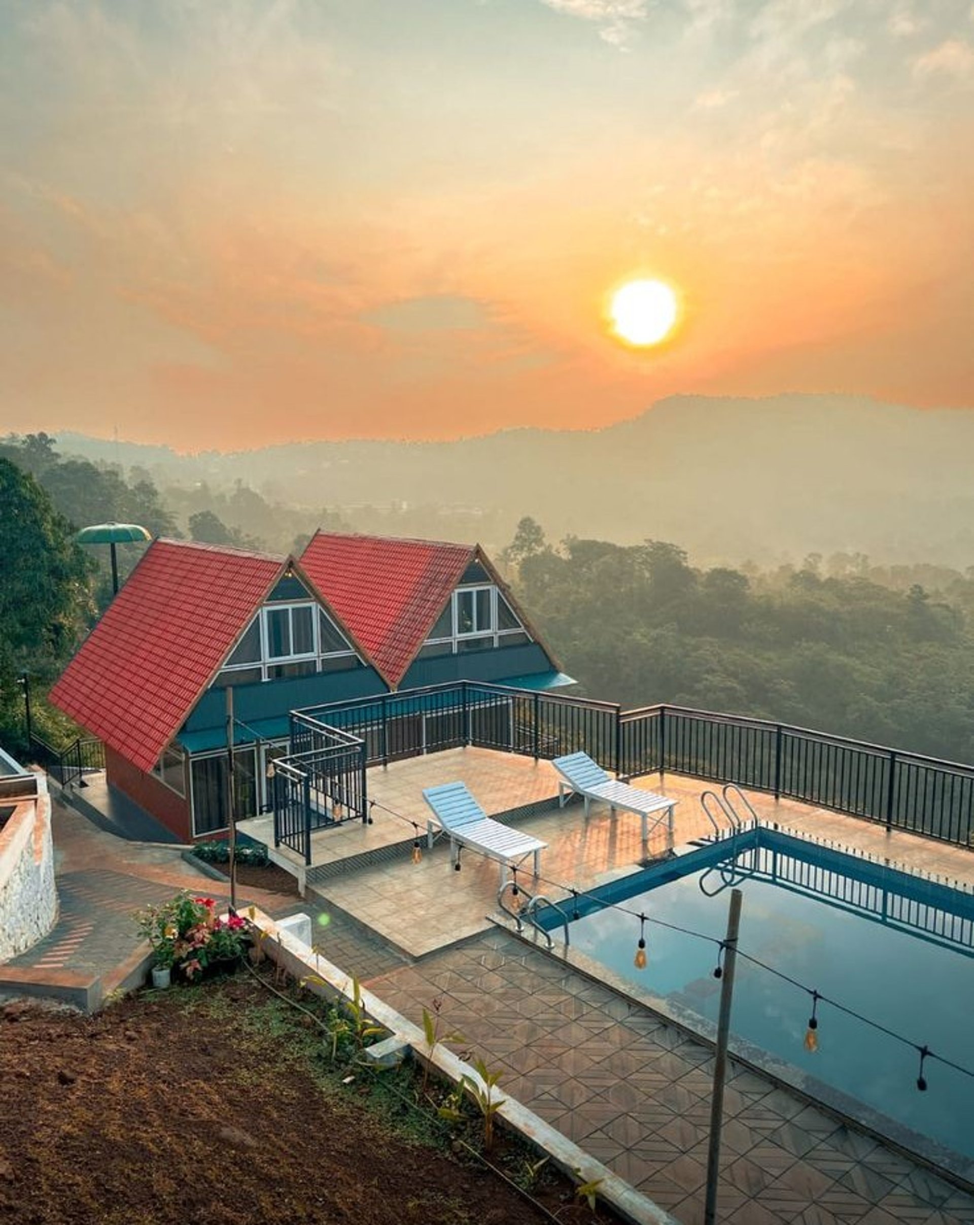 gray computer monitor