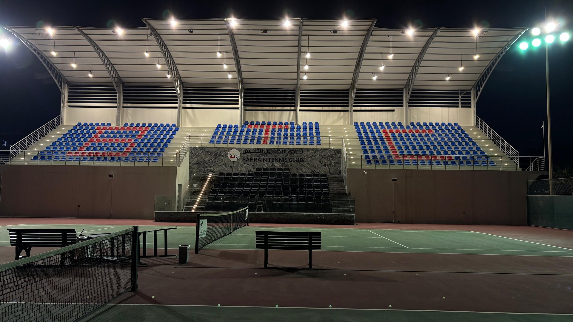 black and white bed linen