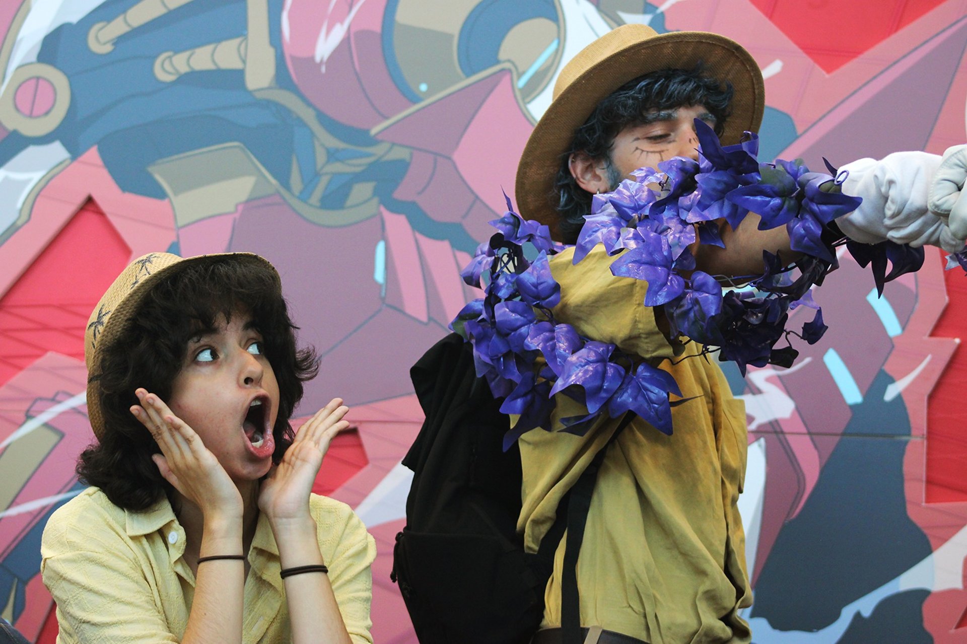 gray computer monitor