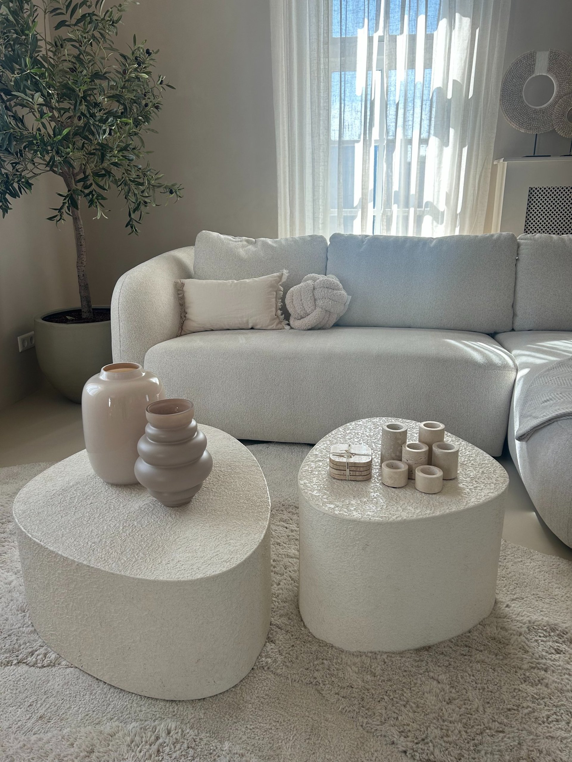 black and white bed linen