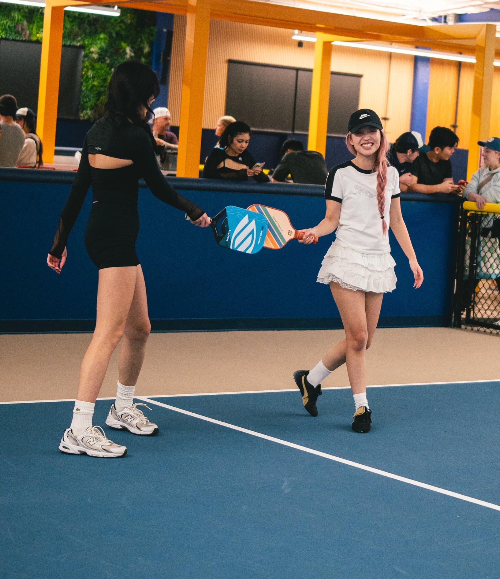 black and white bed linen