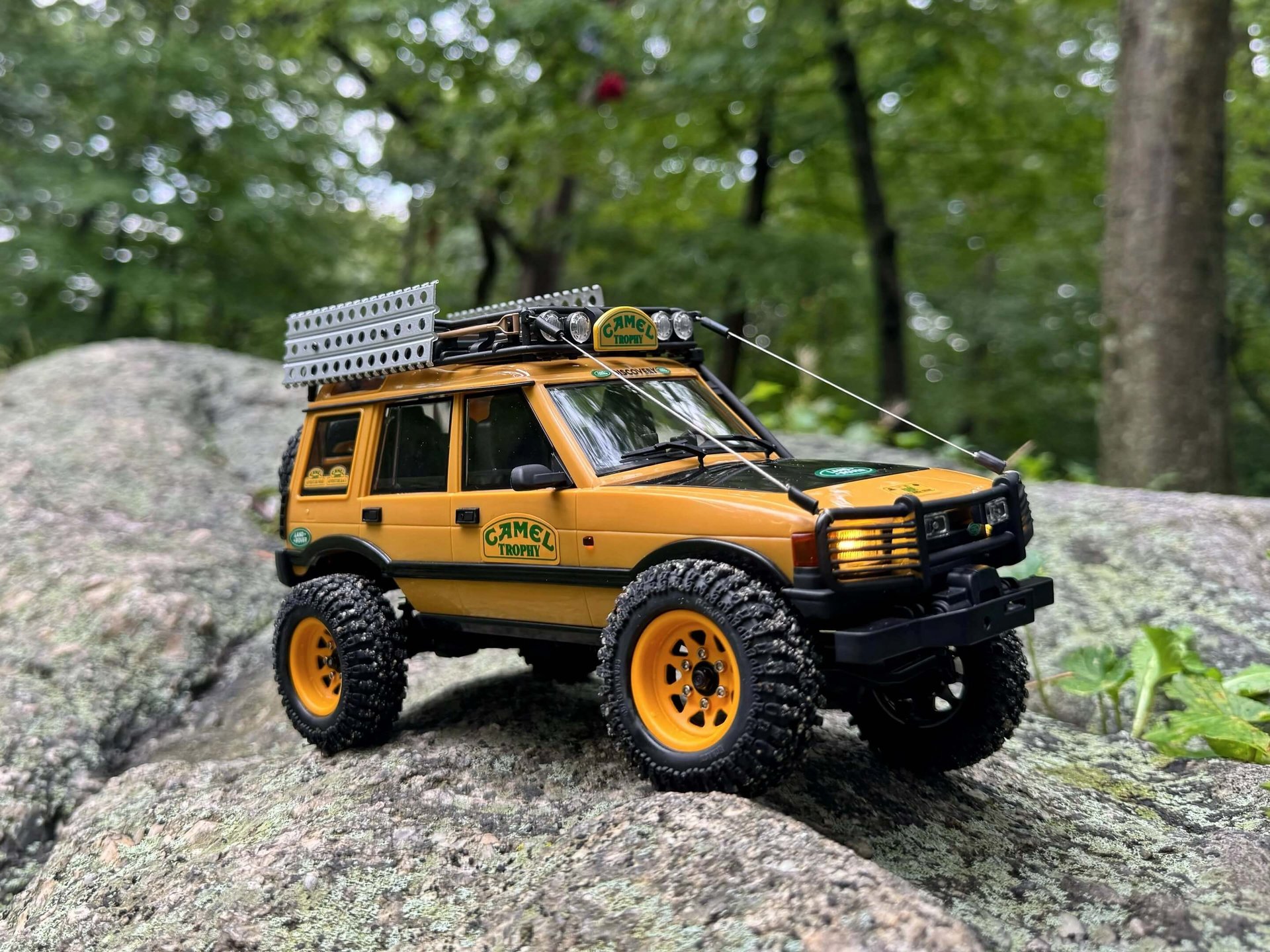 Radio Control 4x4 con obstaculos 1:24