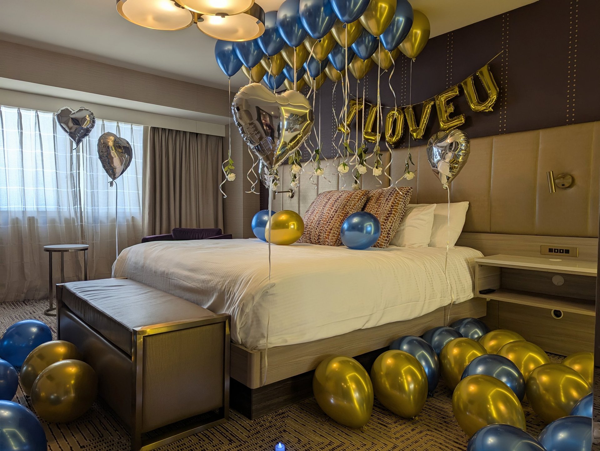 black and white bed linen