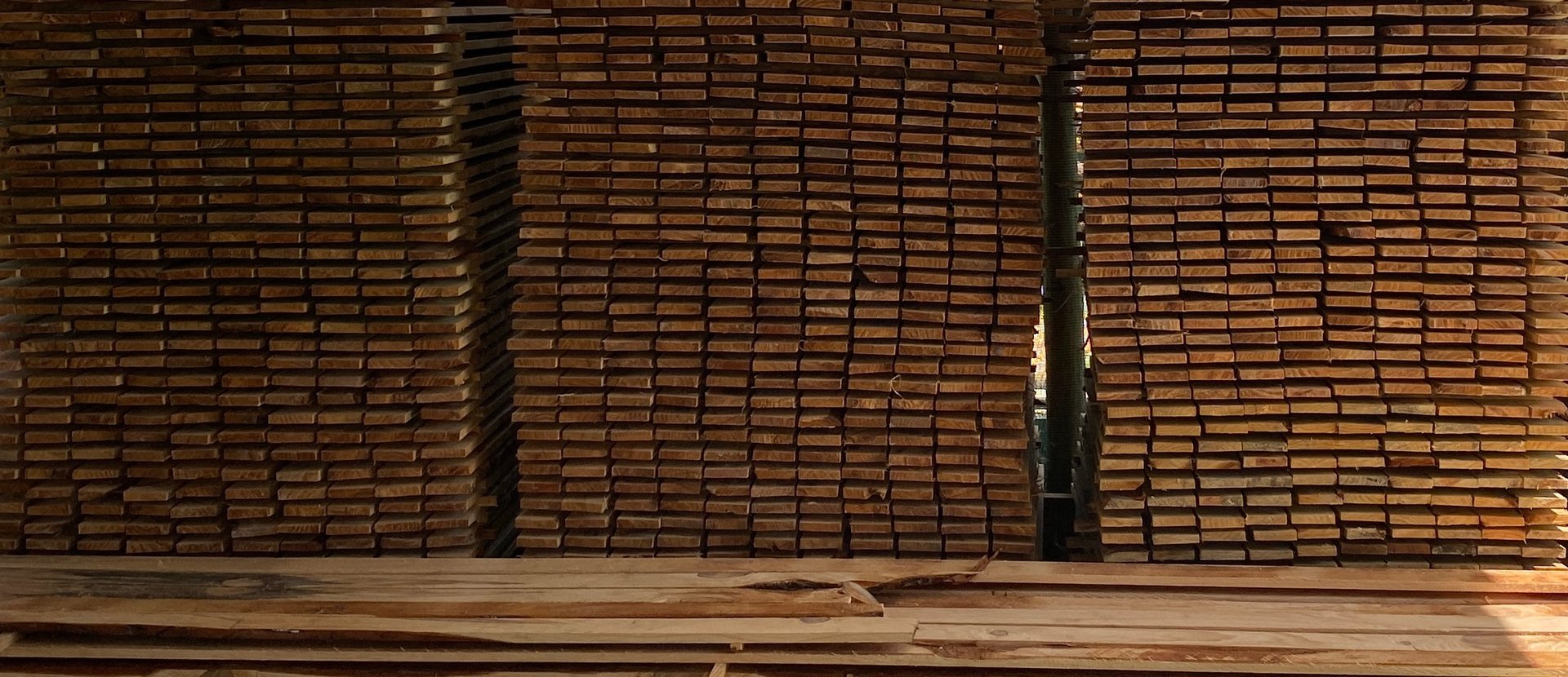 Off saw timber stack of planks
