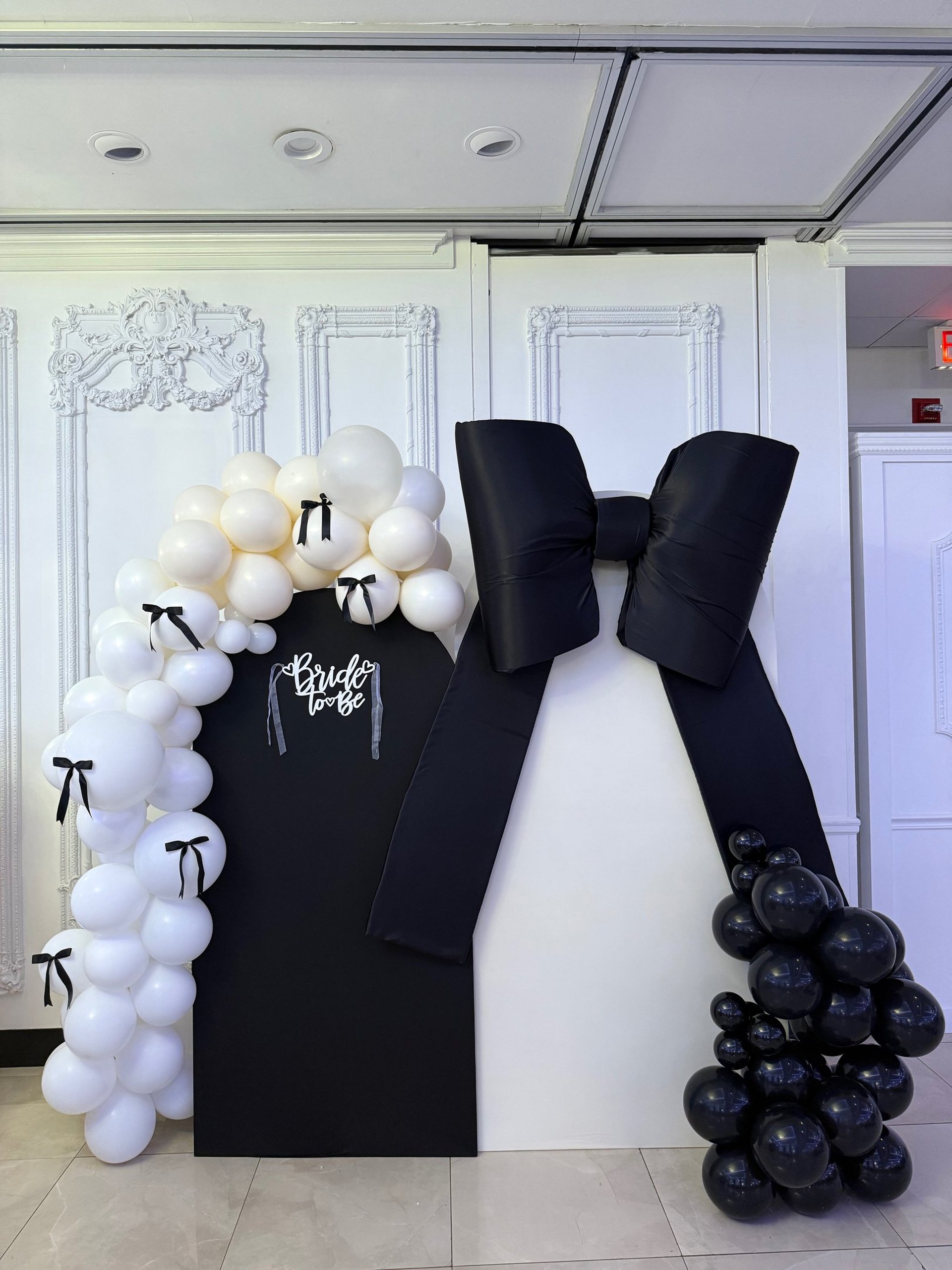 black and white bed linen