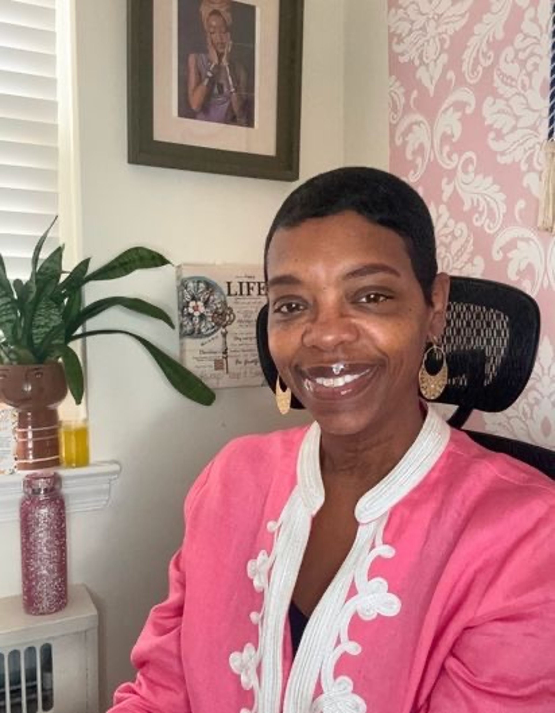 black and white bed linen