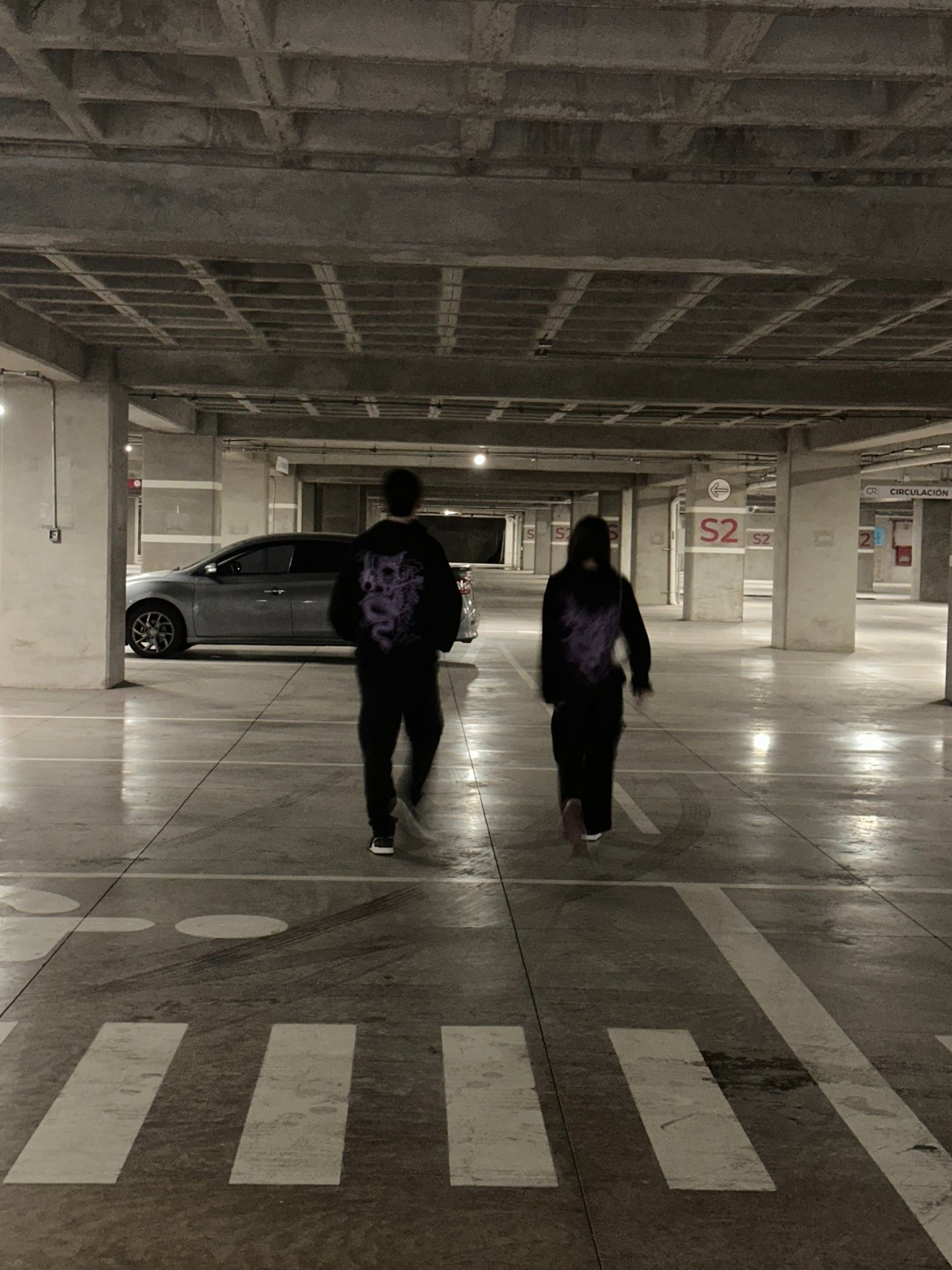 gray computer monitor