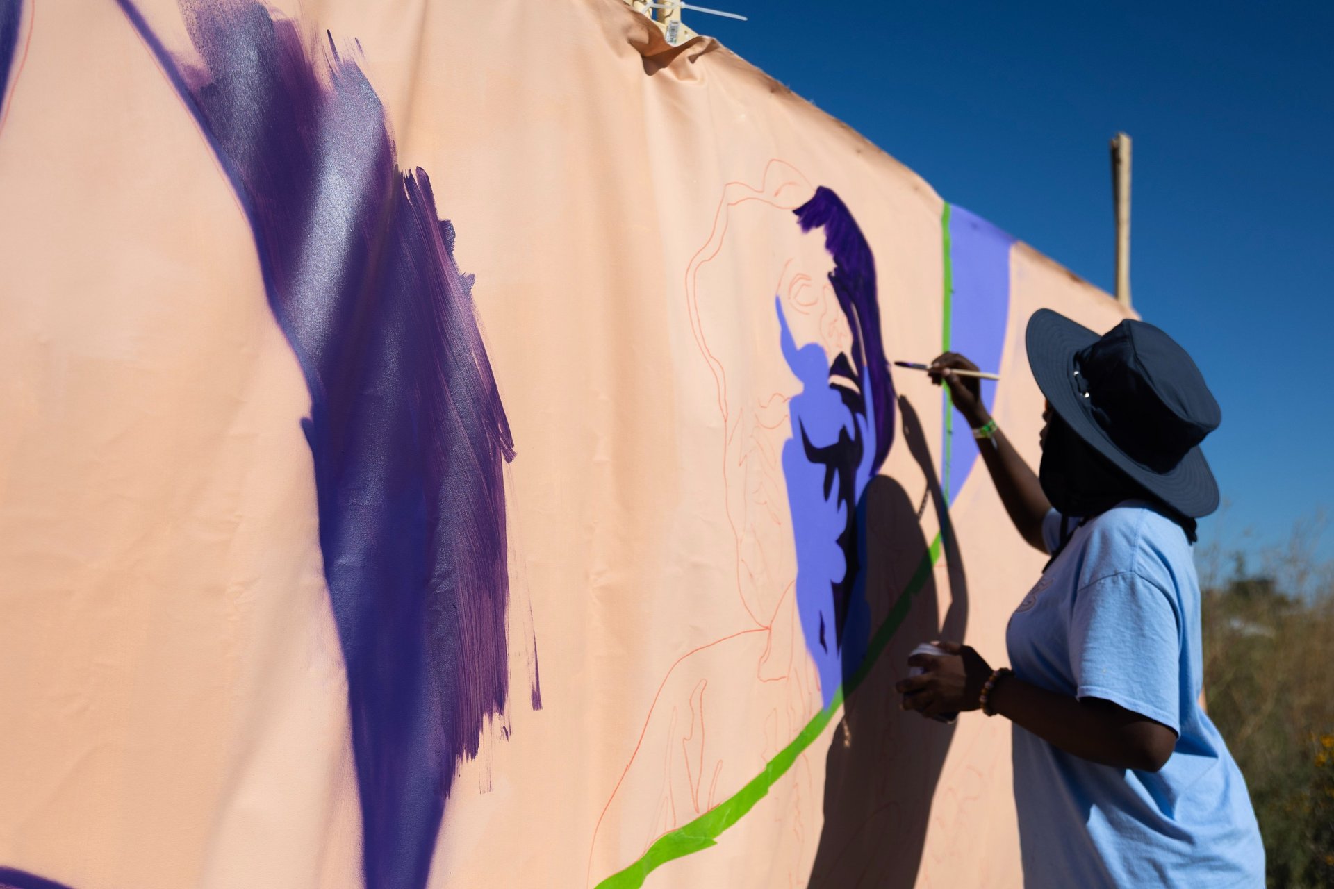 gray computer monitor