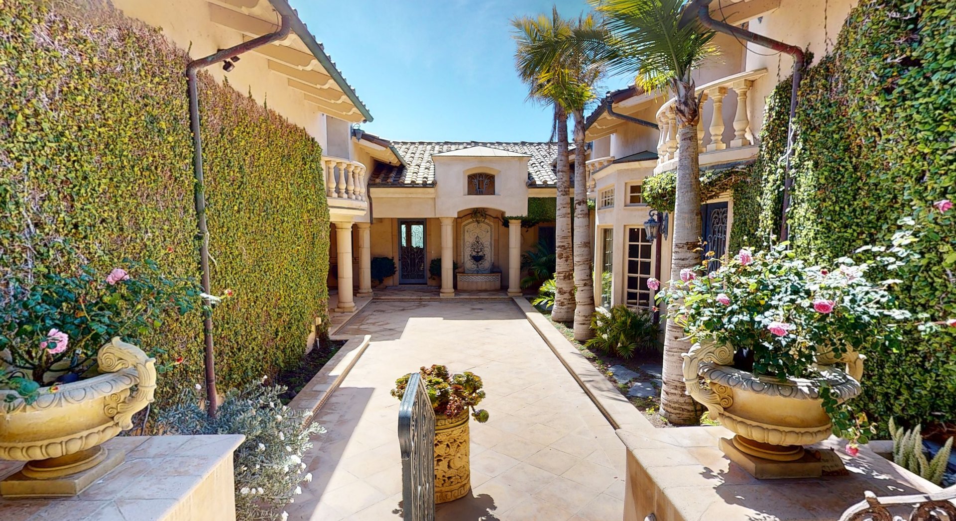 gray computer monitor