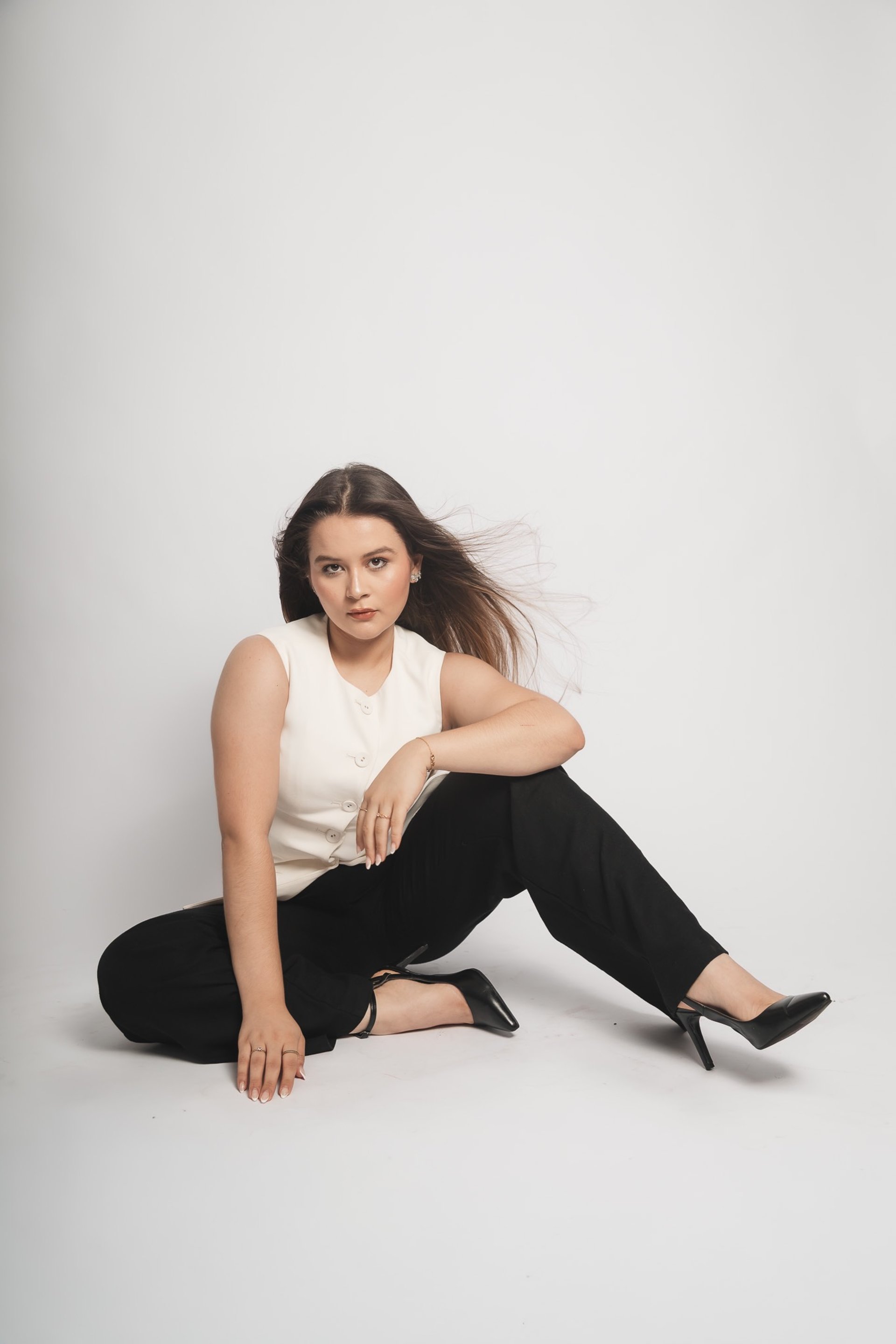 black and white bed linen