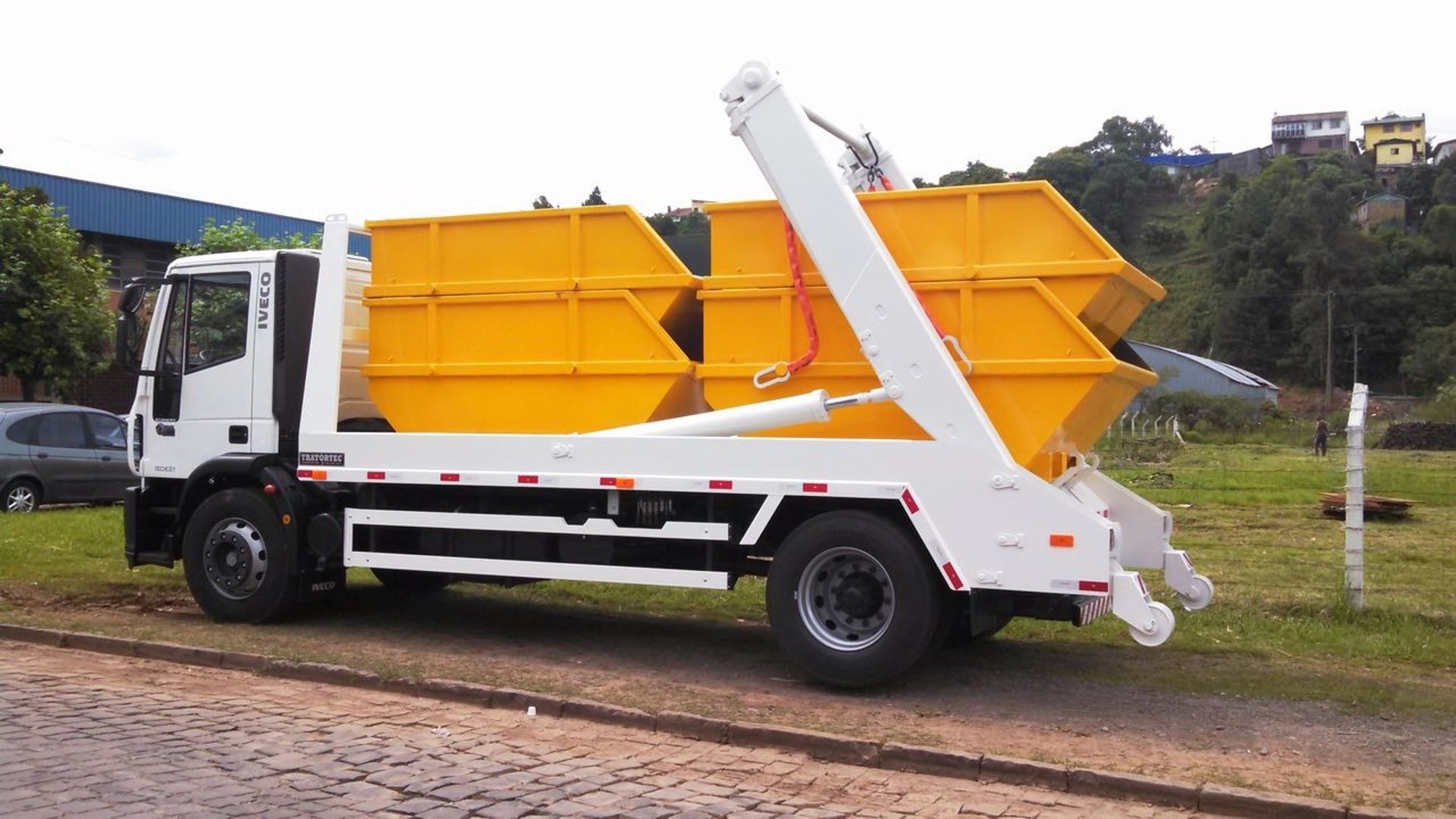black and white bed linen