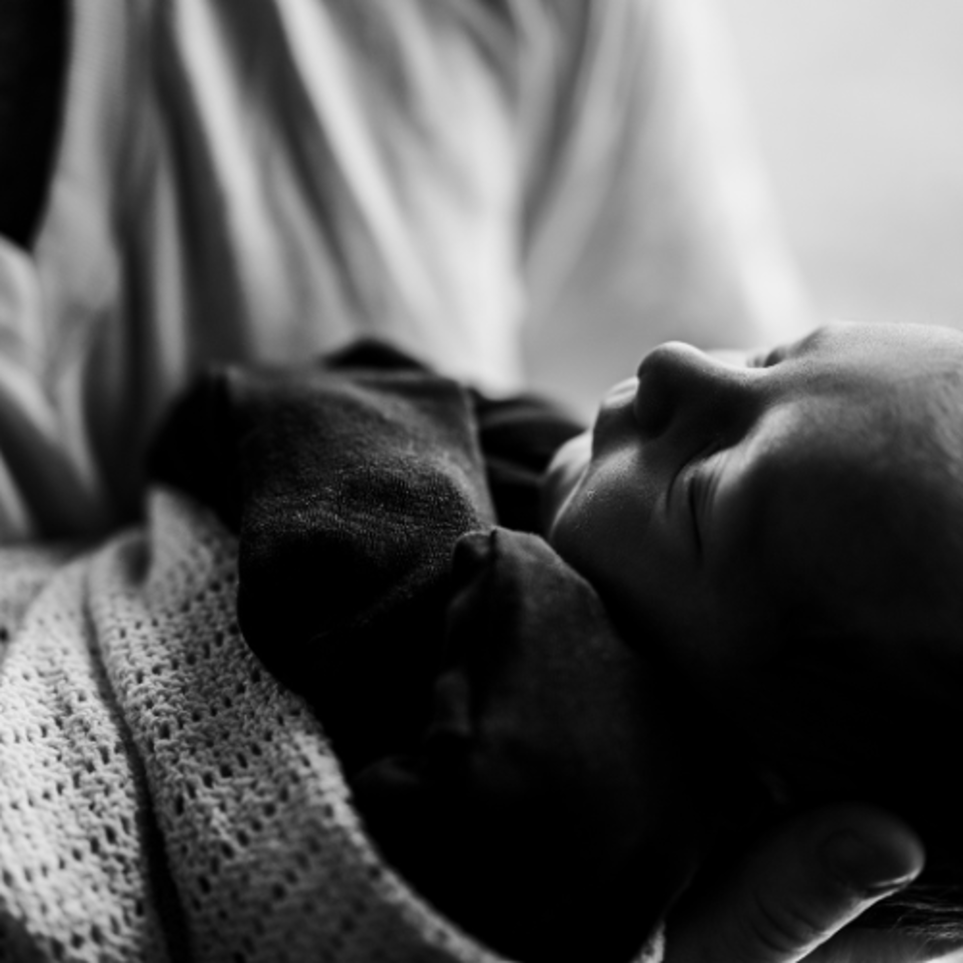 black and white bed linen