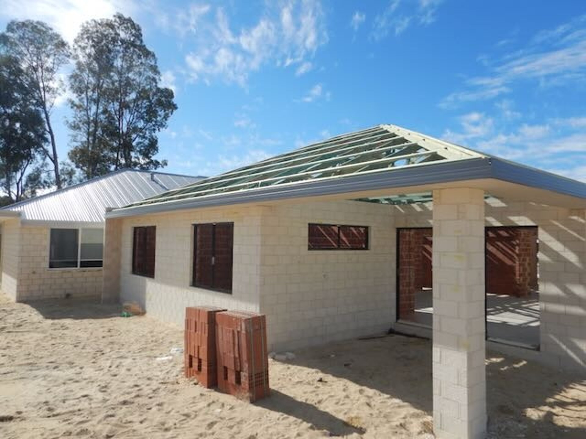 Brick and roof frame inspection for Perth new build. 