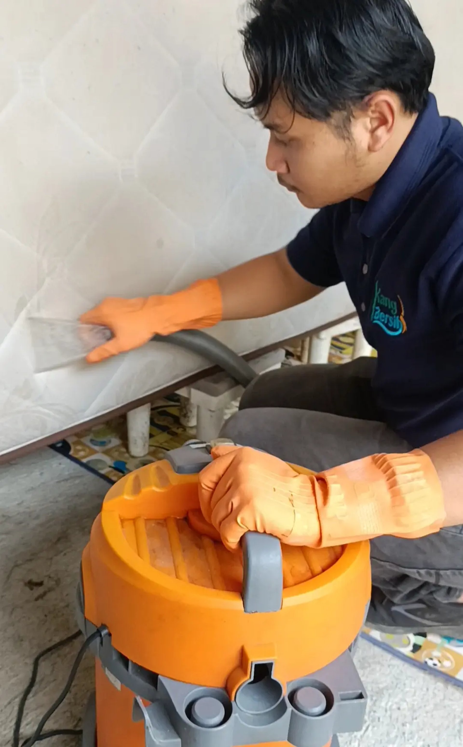 an abstract photo of a curved building with a blue sky in the background