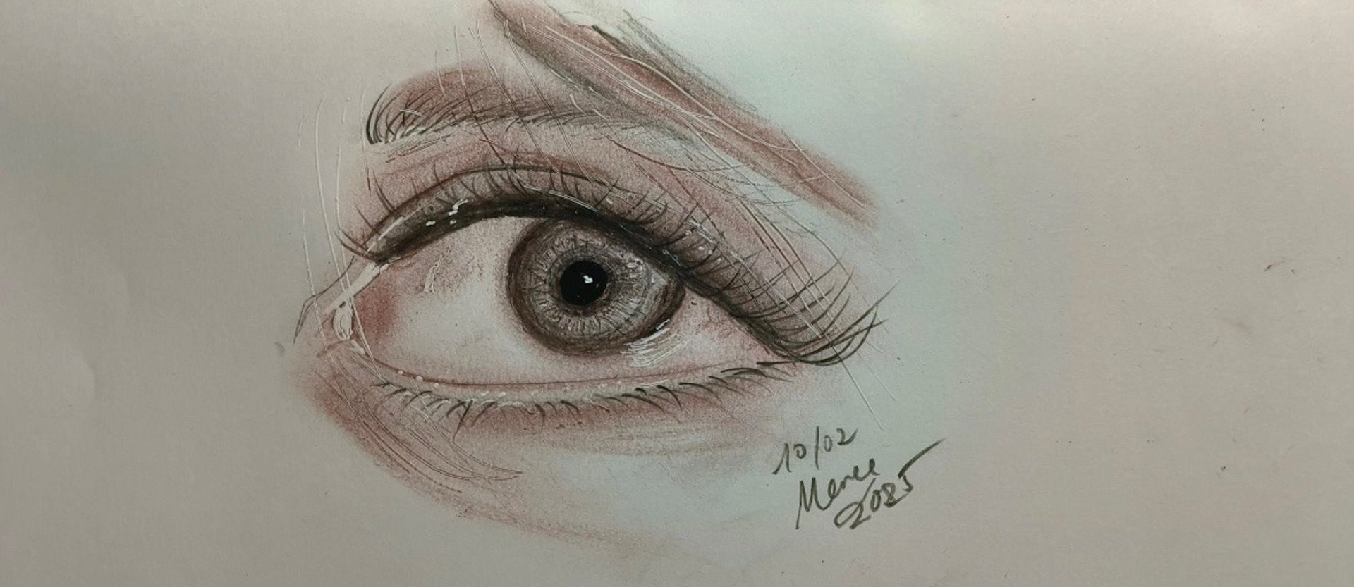 Ojo femenino, dibujo grafito lápiz color Caran D'Ache. Arte Sancho