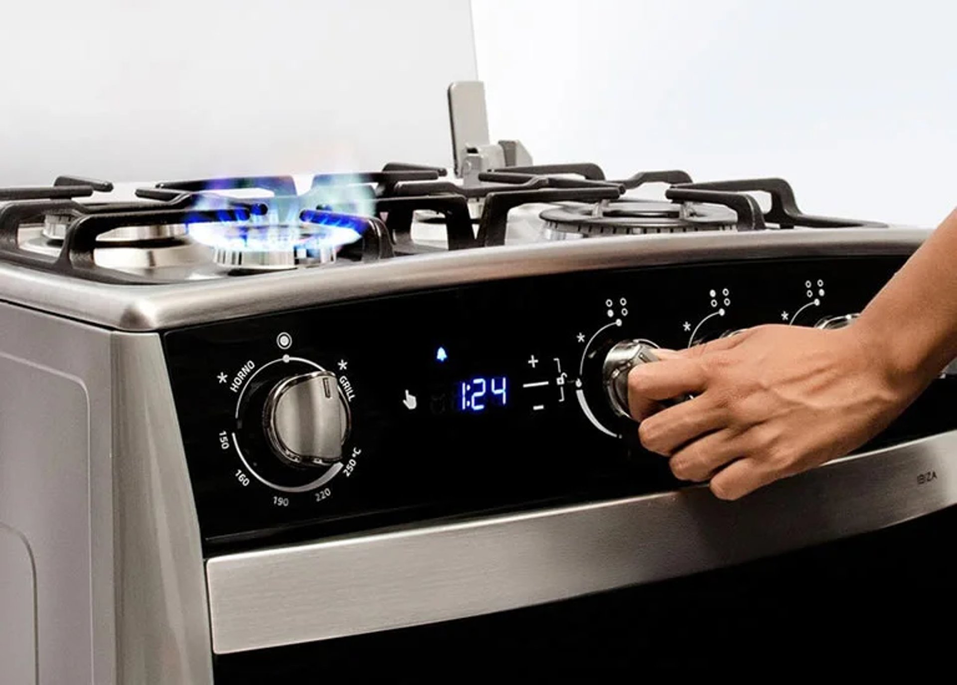 black and white bed linen