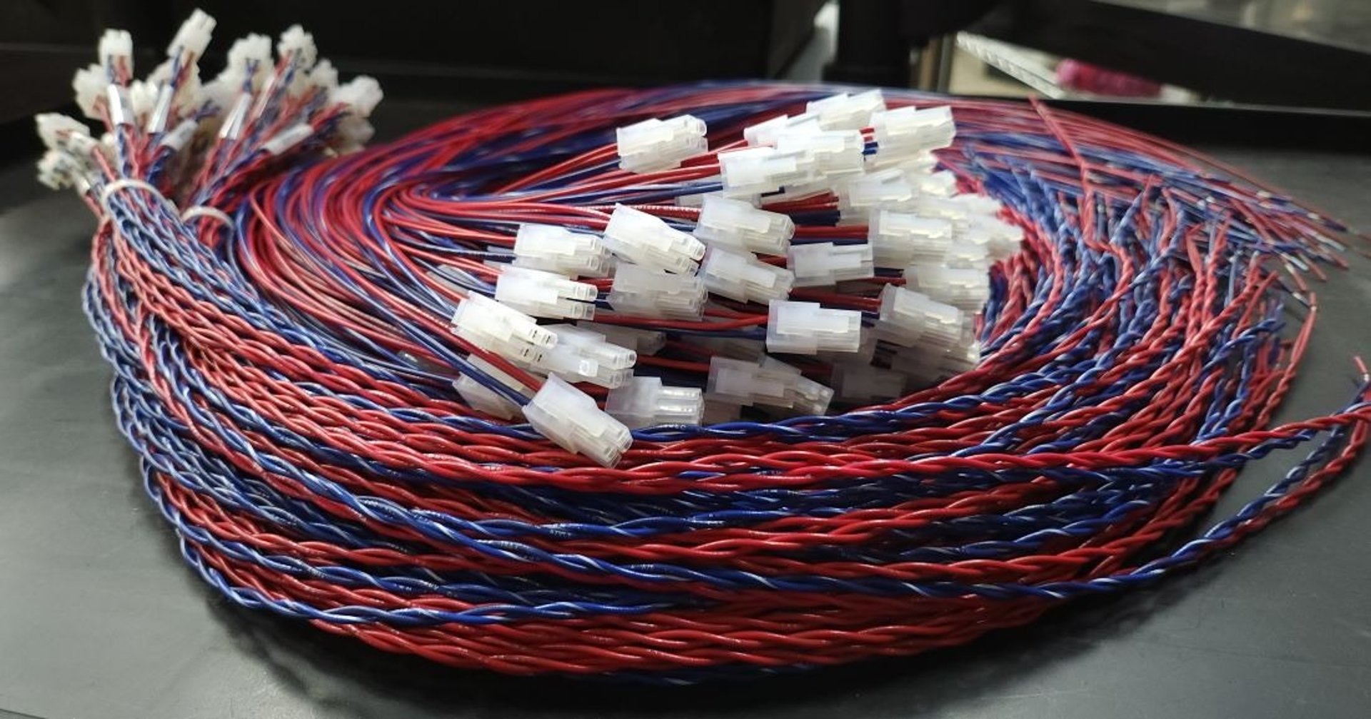 Twisted wires with strip and Molex Mini-Fit Jr