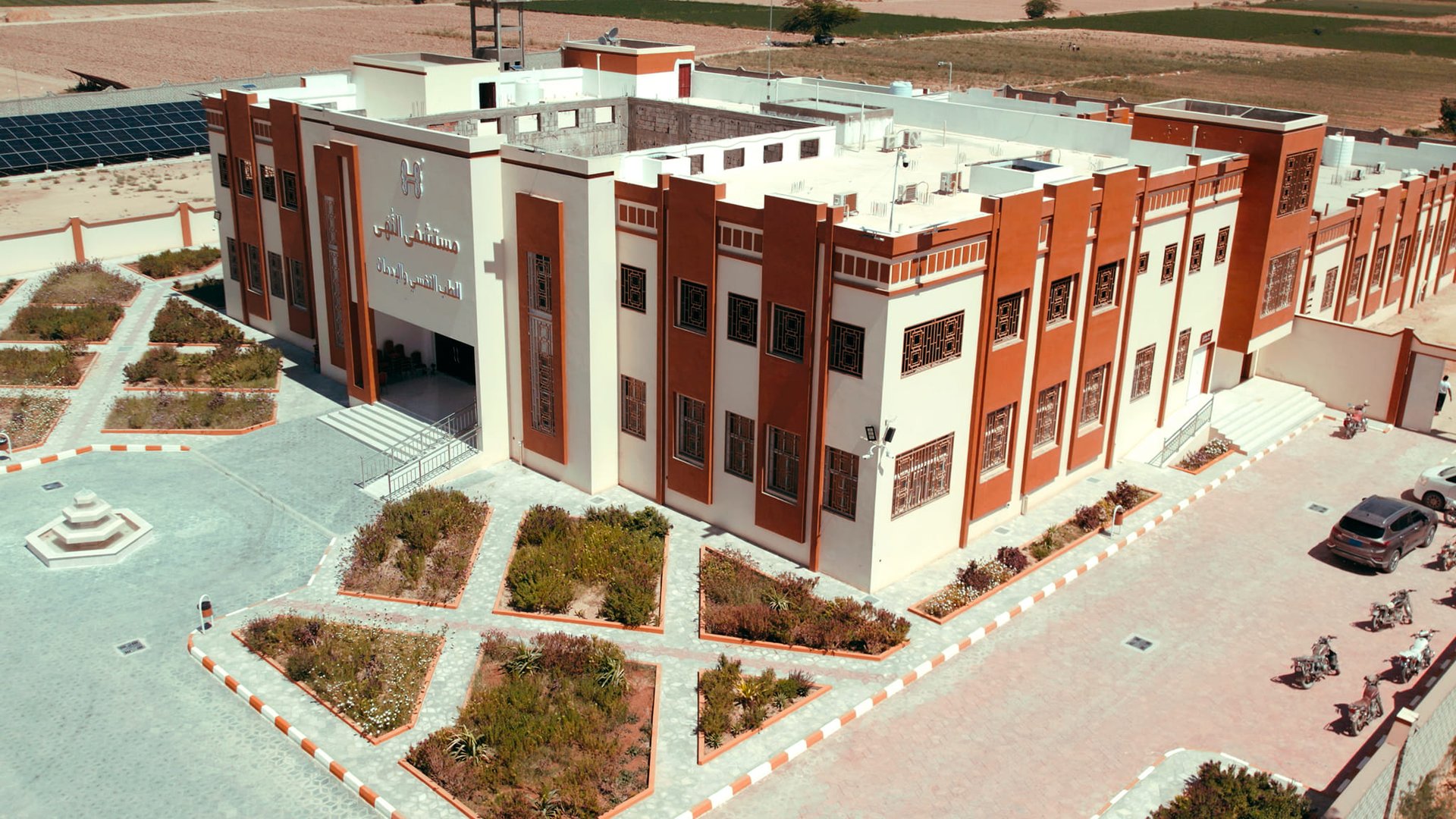 black and white bed linen