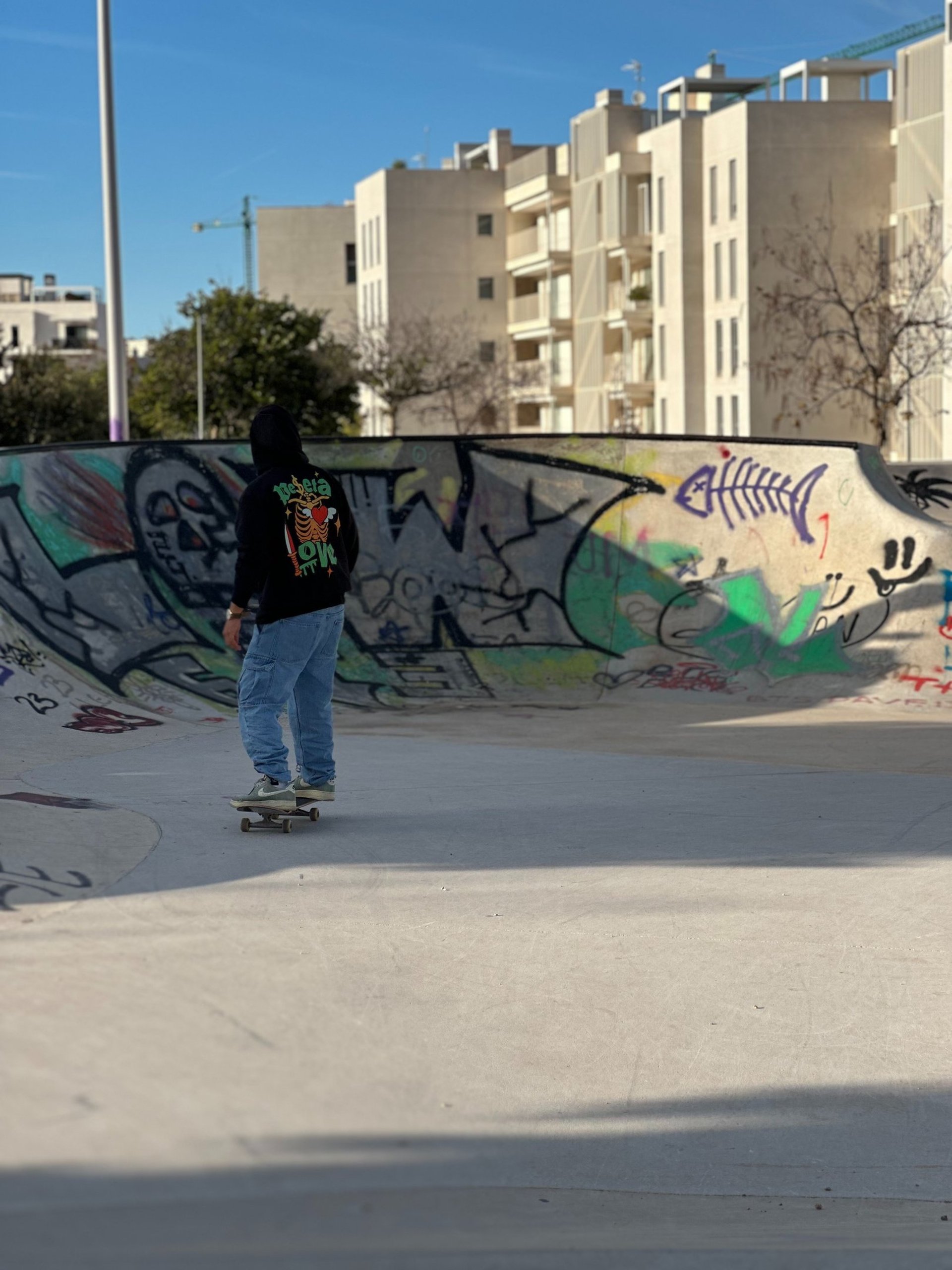 black and white bed linen