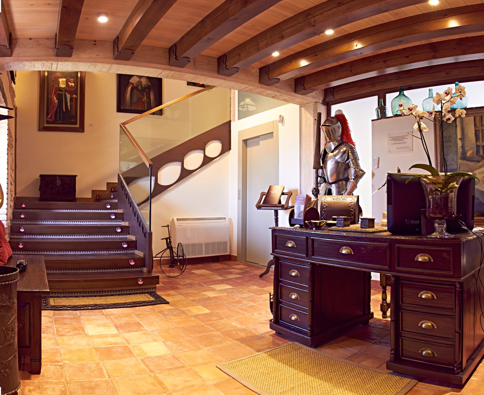 gray computer monitor