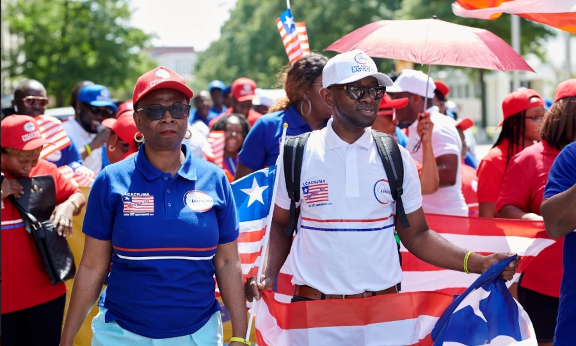 gray computer monitor