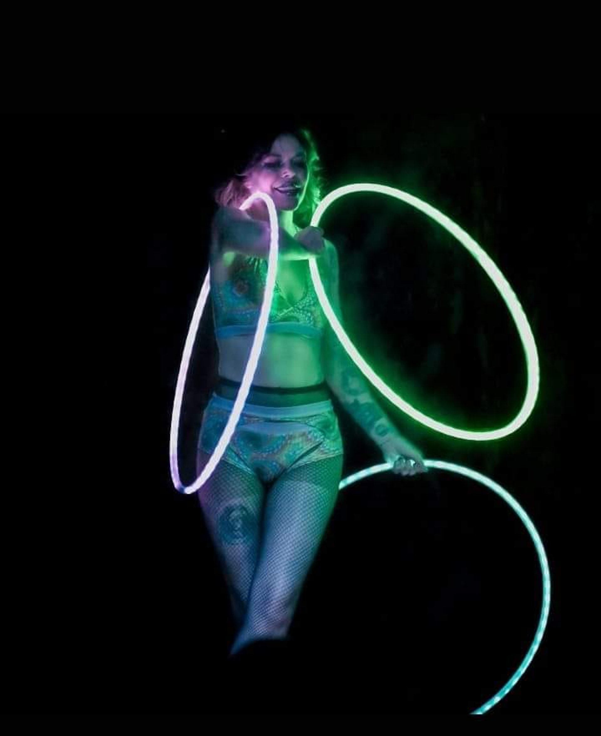 gray computer monitor