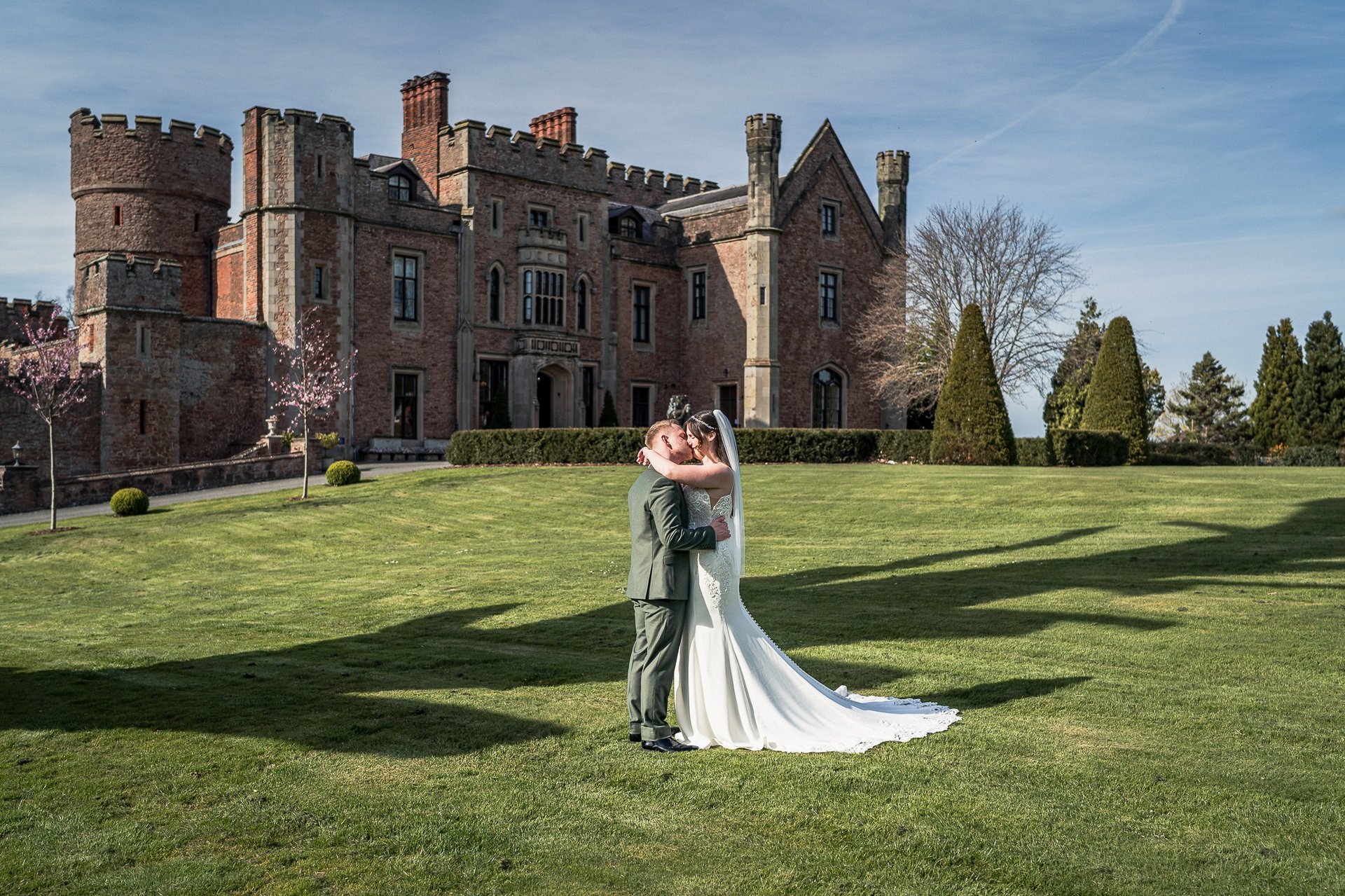black and white bed linen