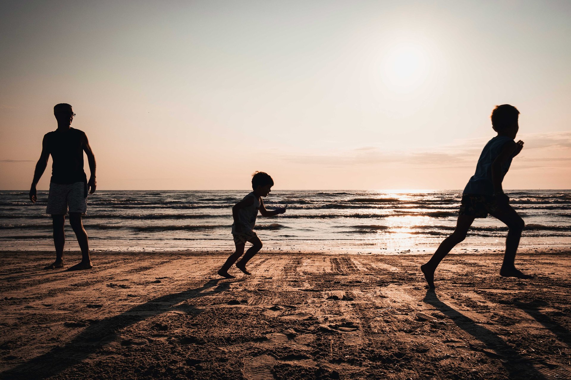 gray computer monitor