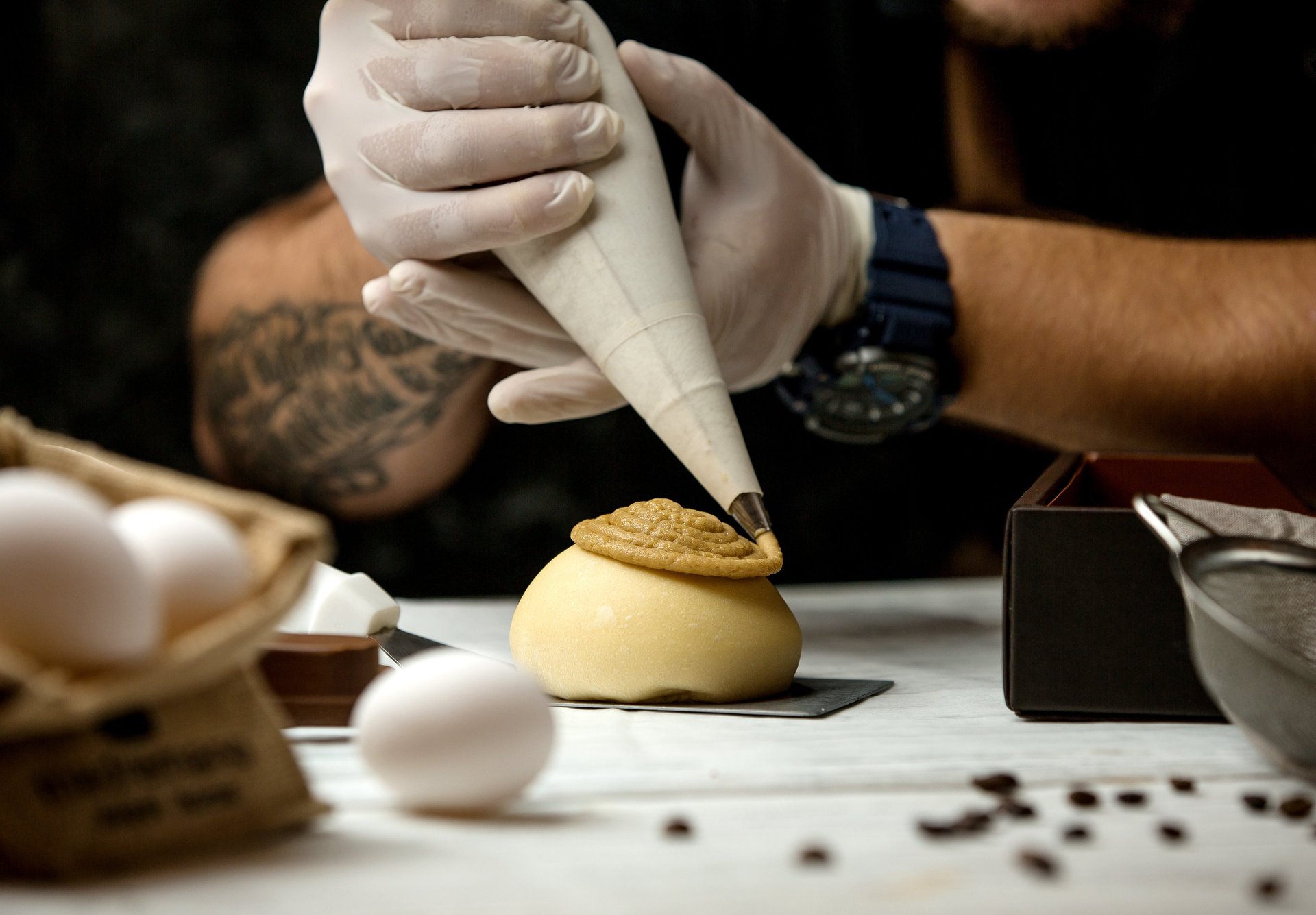 black and white bed linen