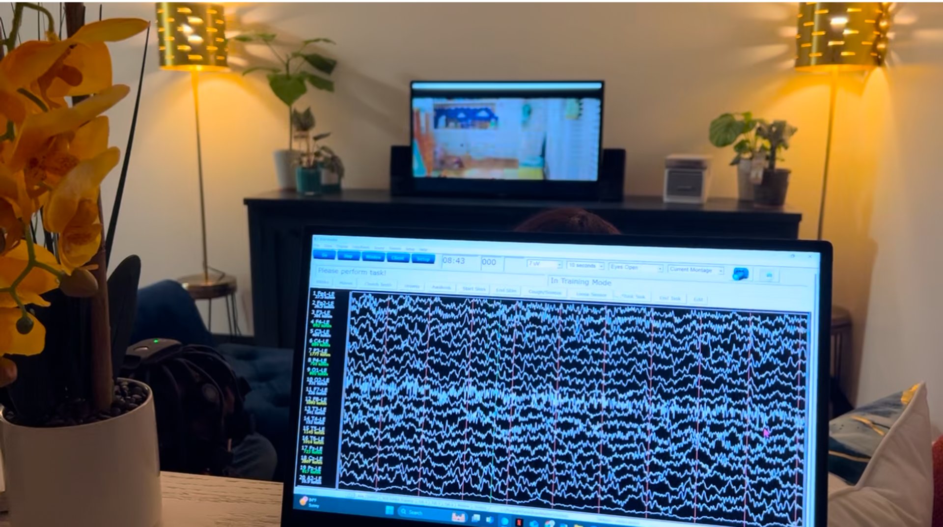 black and white bed linen