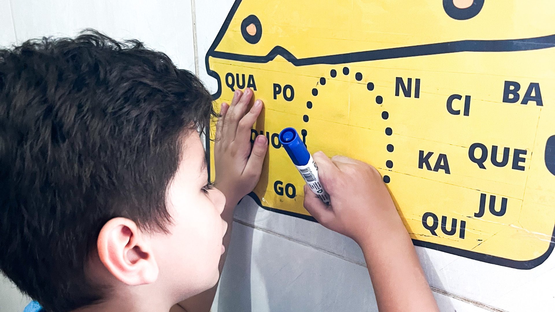 black and white bed linen