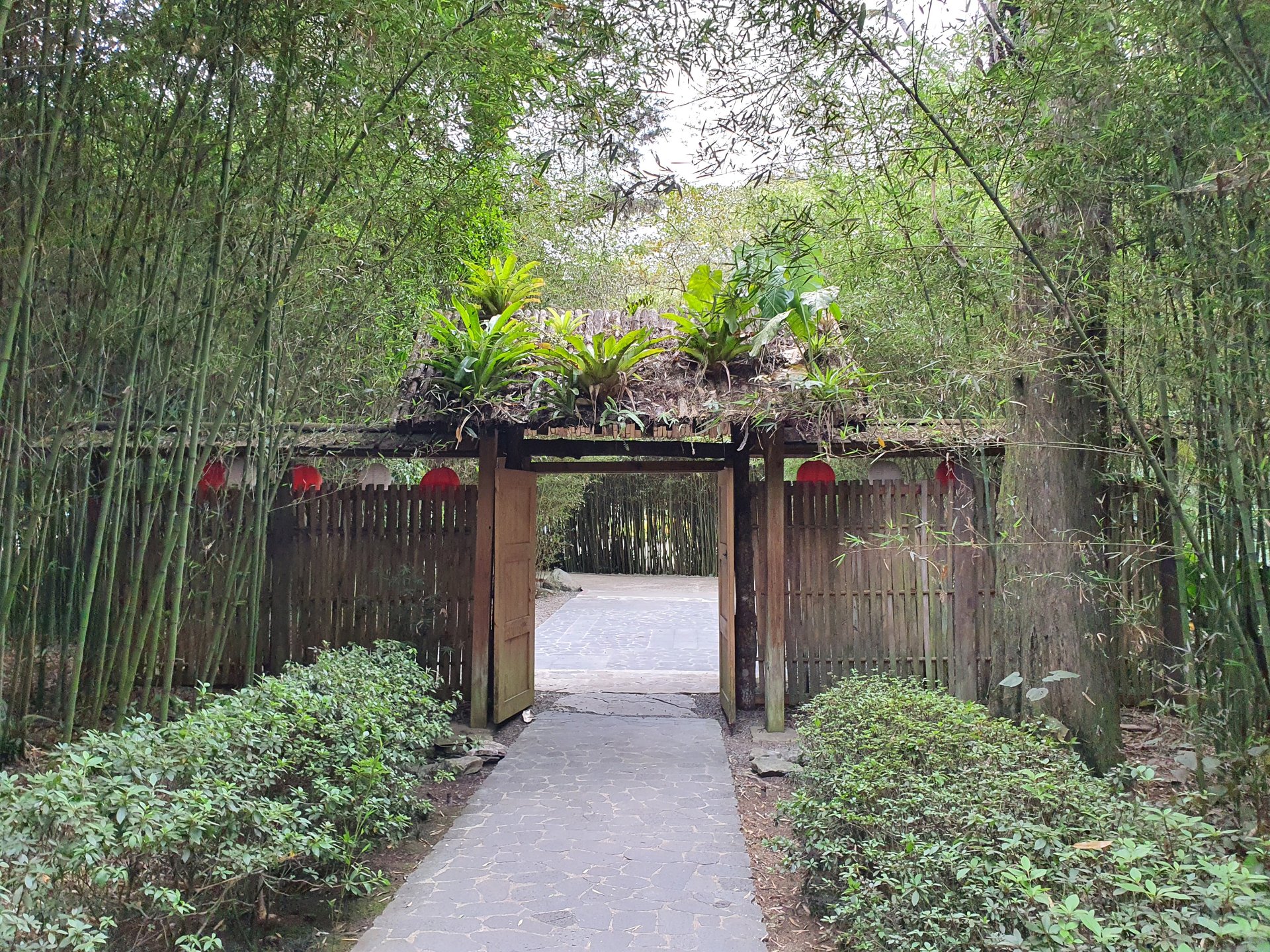 black and brown leather padded tub sofa