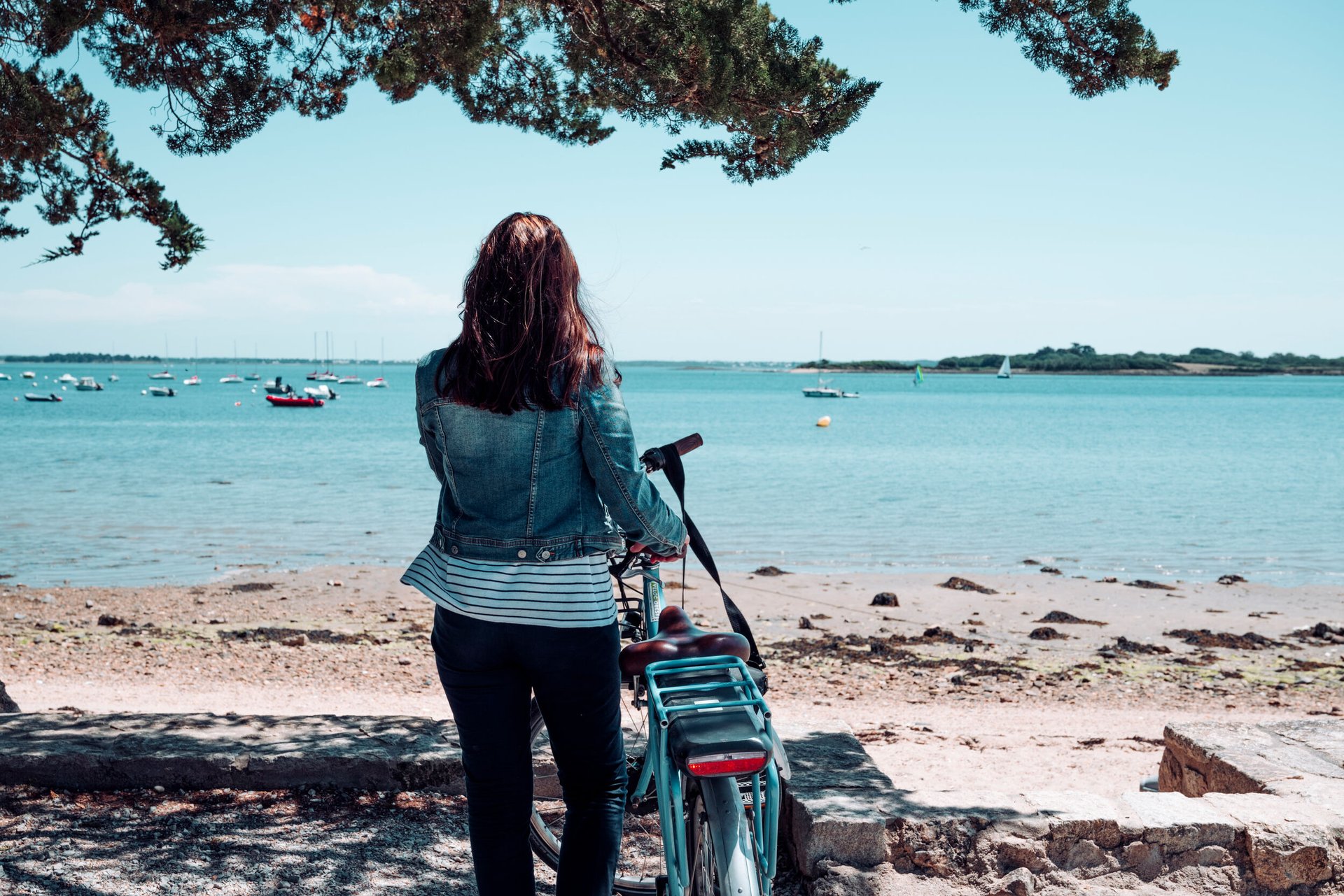 vélo face à l'océan camping penvins